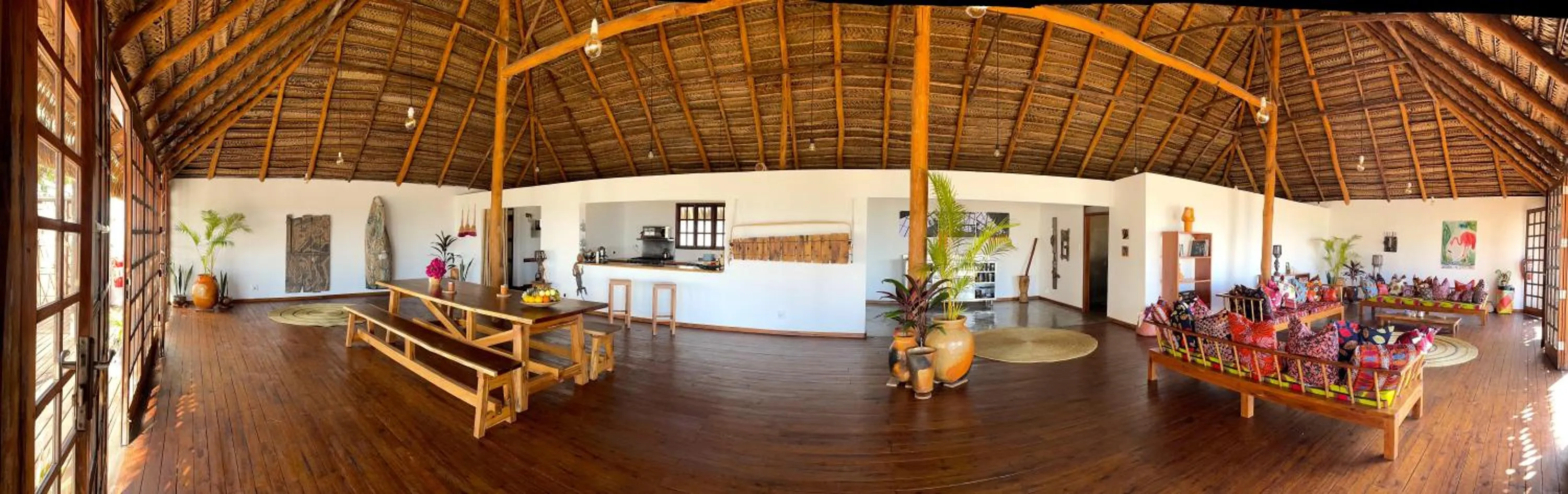 Restaurant/places to eat in umbila:Barra