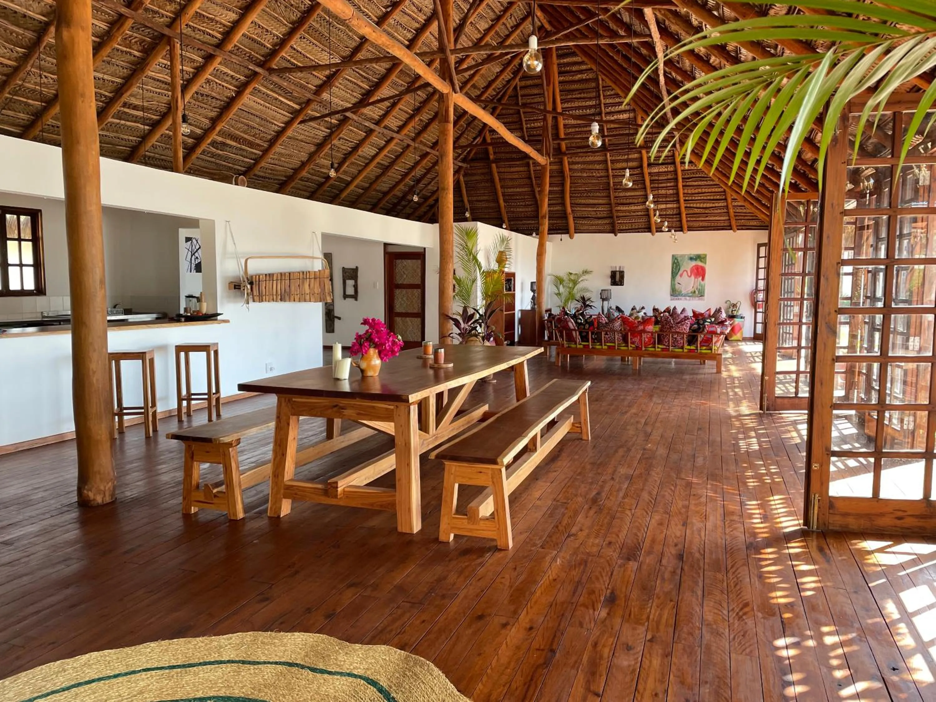 Restaurant/places to eat in umbila:Barra