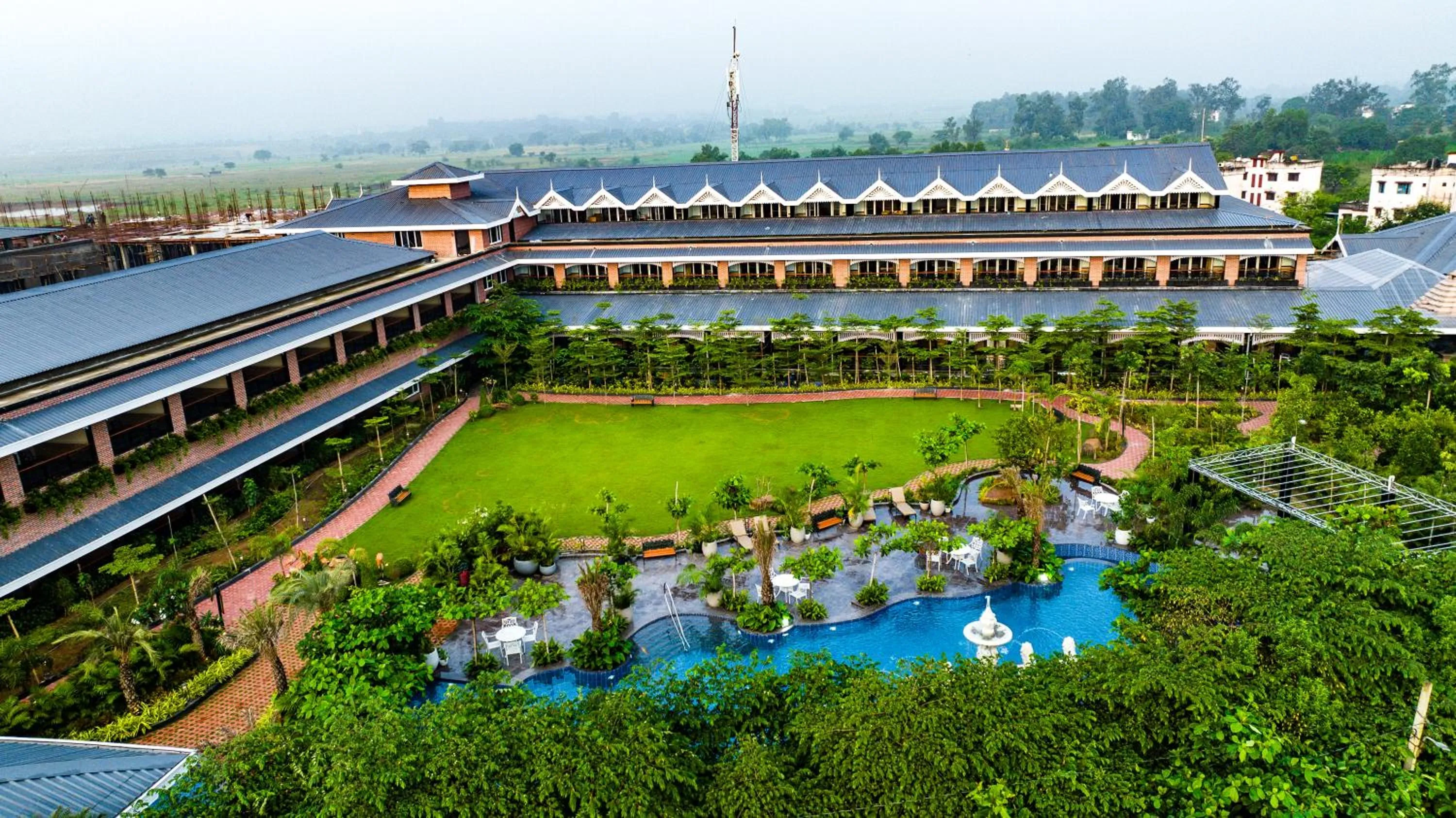 Property building in Mayfair Oasis Resort & Convention