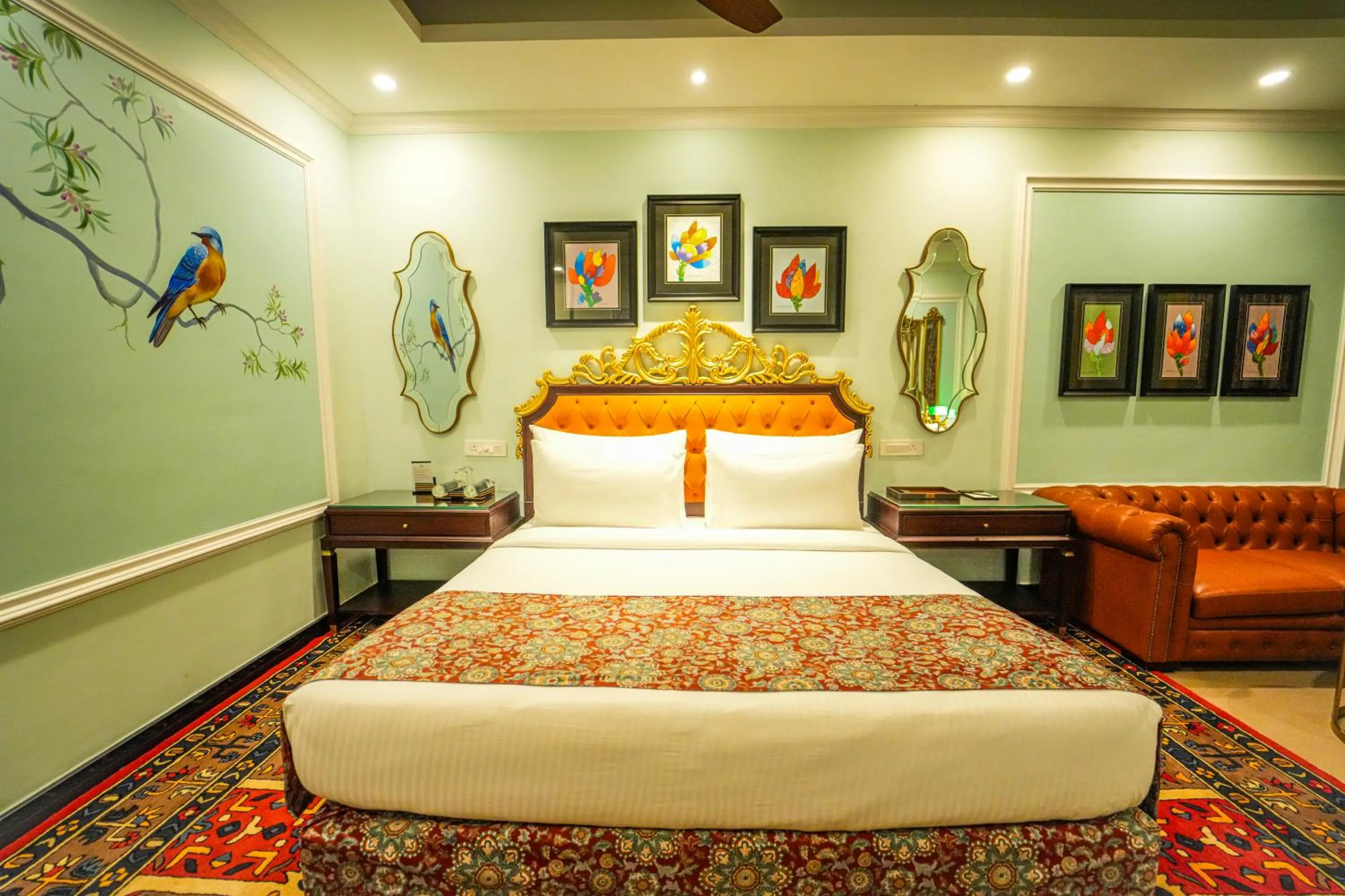 Bed in Mayfair Oasis Resort & Convention