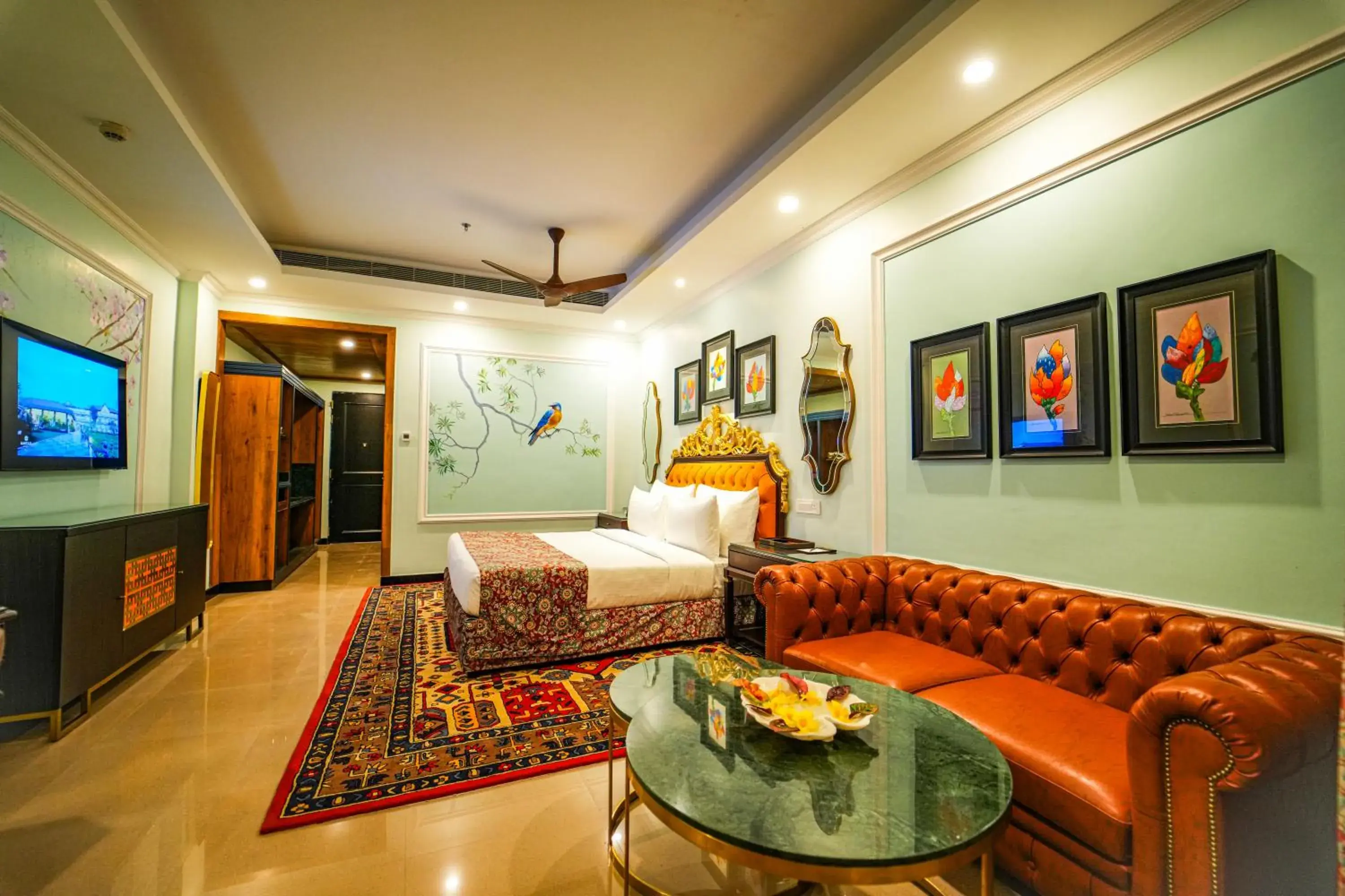 Large Double Room in Mayfair Oasis Resort & Convention Large Double Room in Mayfair Oasis Resort & Convention