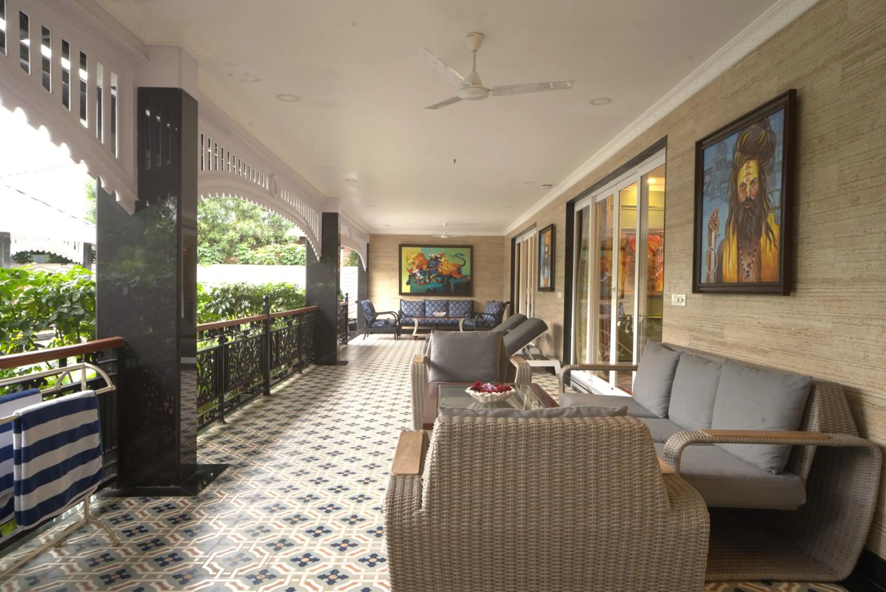 Patio in Mayfair Oasis Resort & Convention