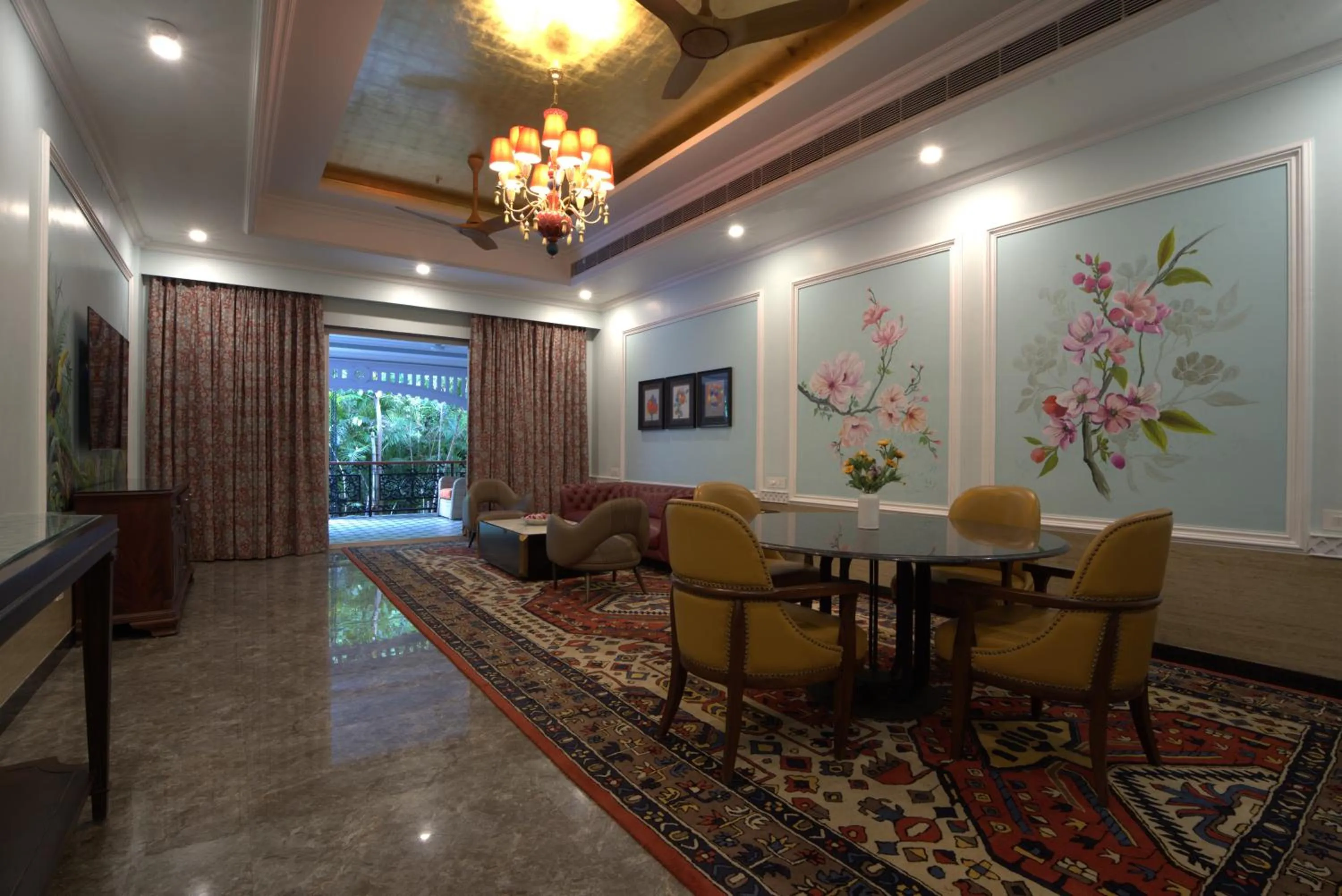 Living room in Mayfair Oasis Resort & Convention