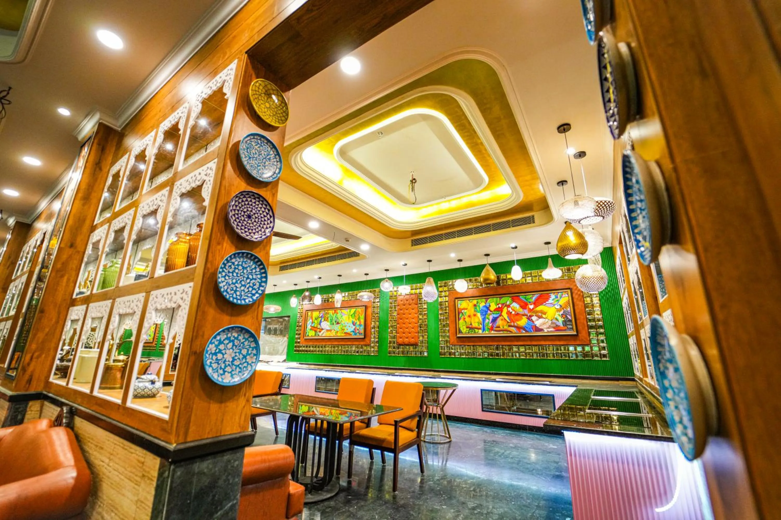 Lounge or bar in Mayfair Oasis Resort & Convention