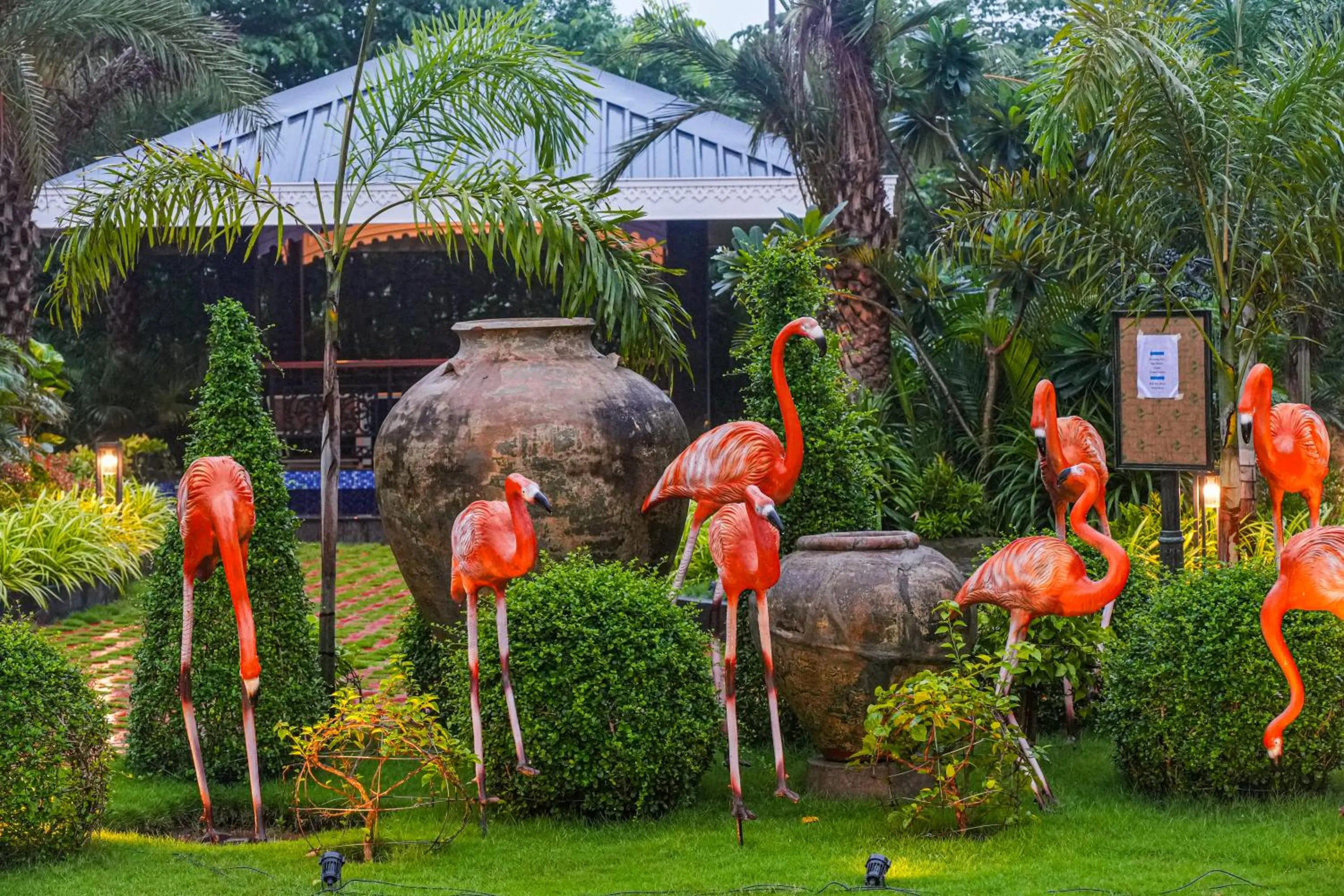 Garden in Mayfair Oasis Resort & Convention