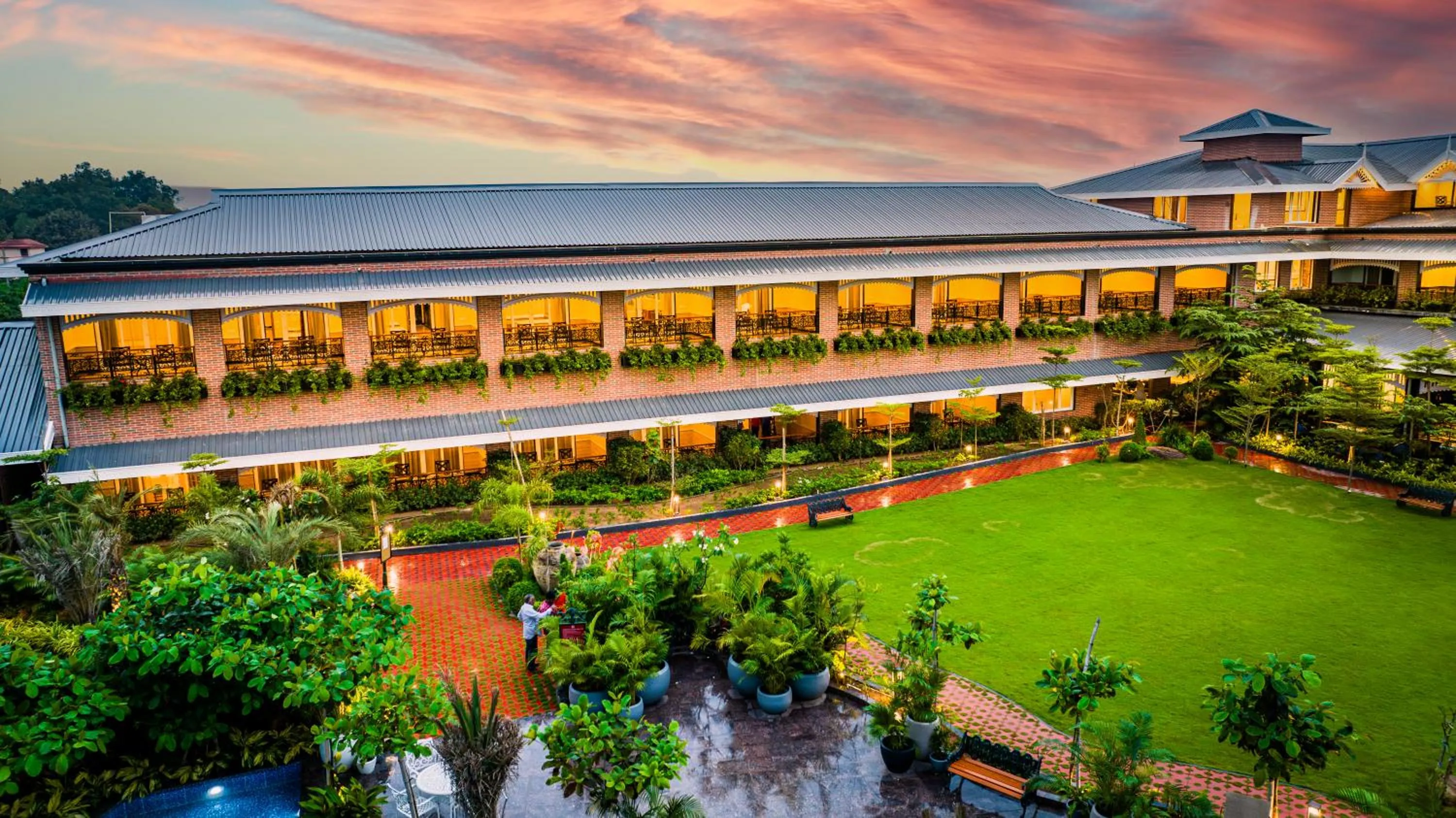 Property building in Mayfair Oasis Resort & Convention