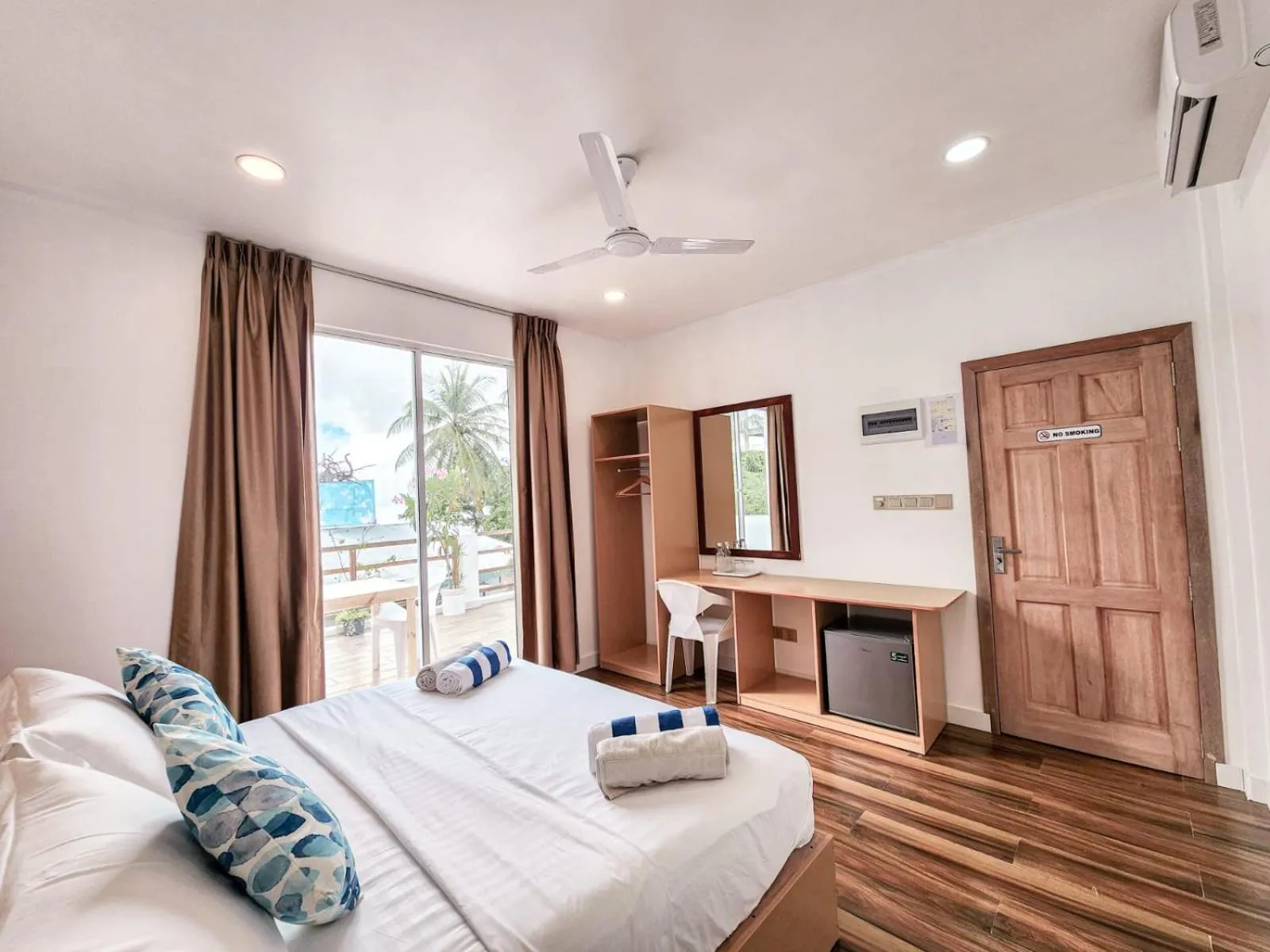 Bed in Raalhu Fonu Maldives