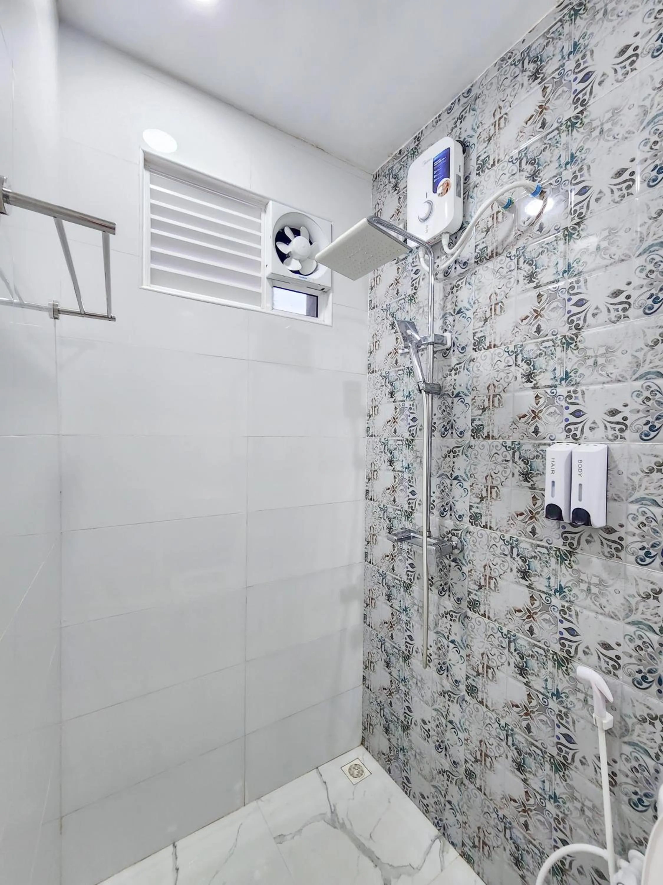 Shower in Raalhu Fonu Maldives