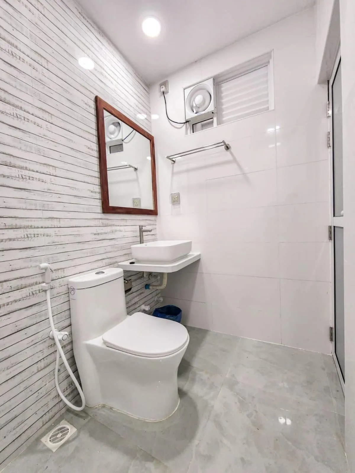 Toilet in Raalhu Fonu Maldives