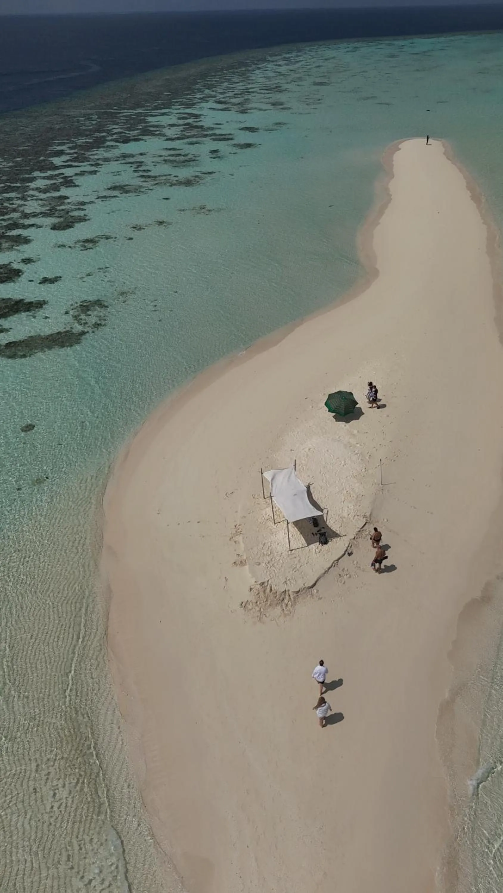 group of guests in Raalhu Fonu Maldives