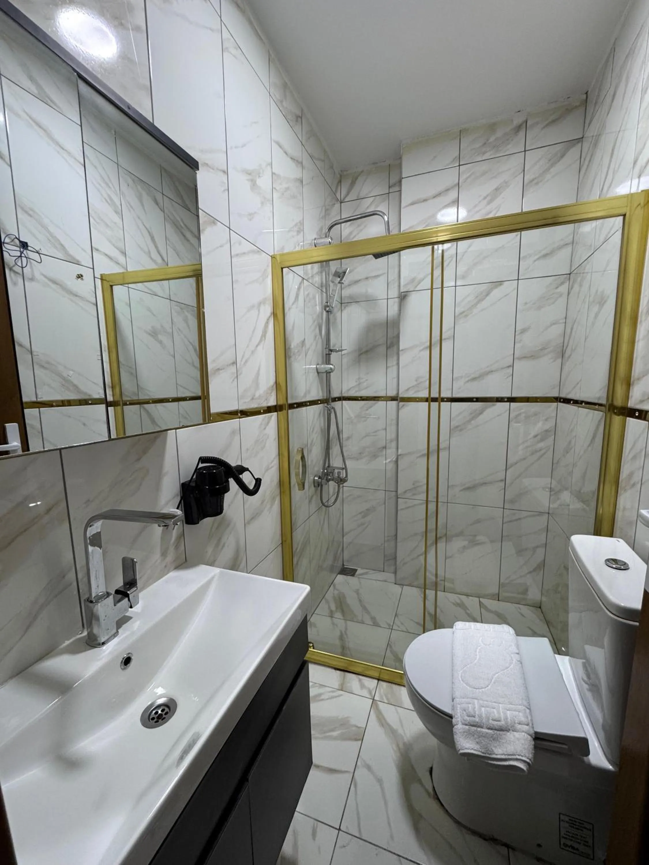 Bathroom in beyzade apart hotel