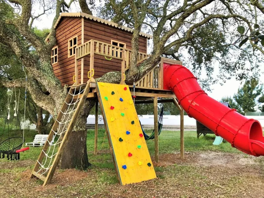 Children play ground in Pe no Monte