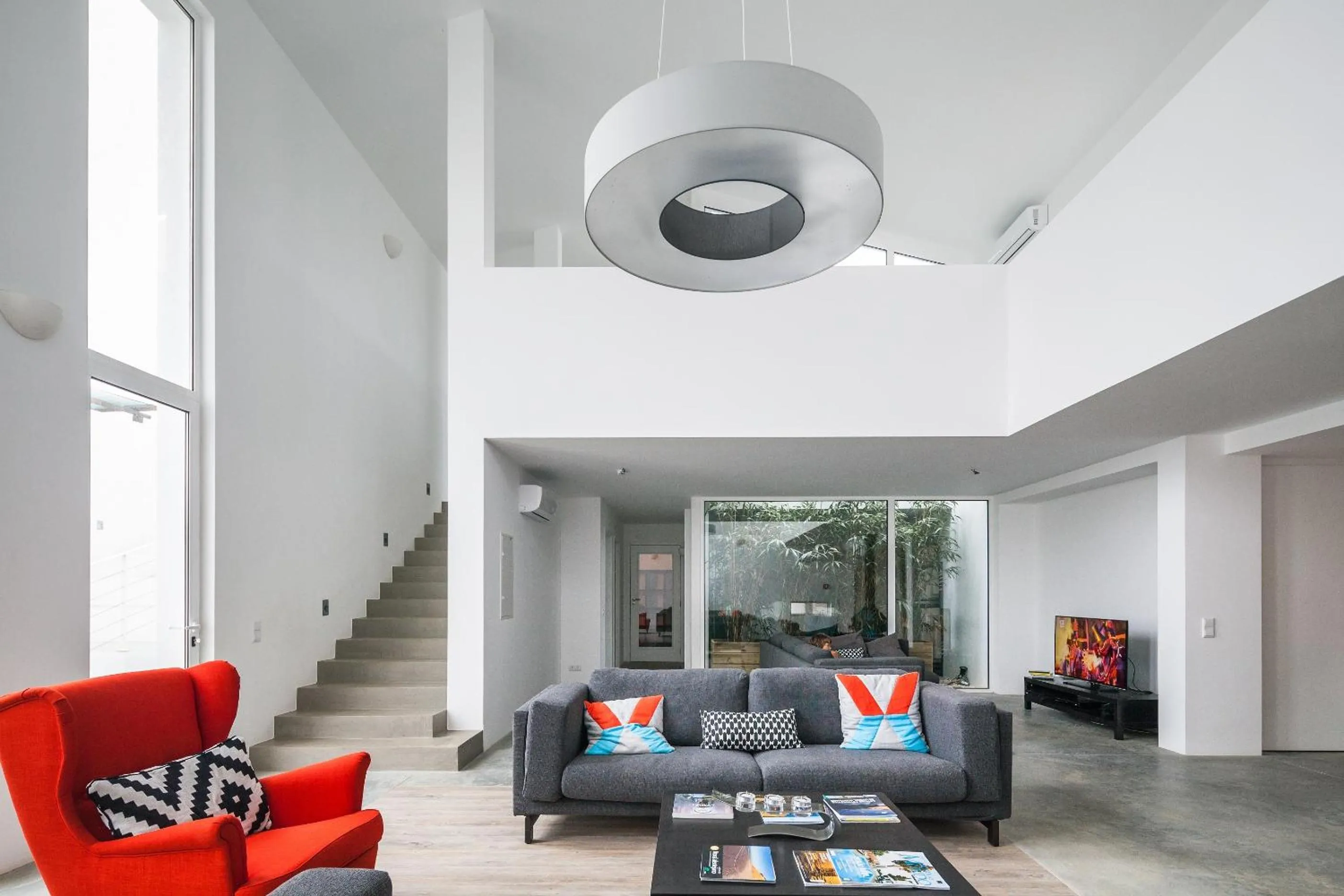 Communal lounge/ TV room in Pe no Monte