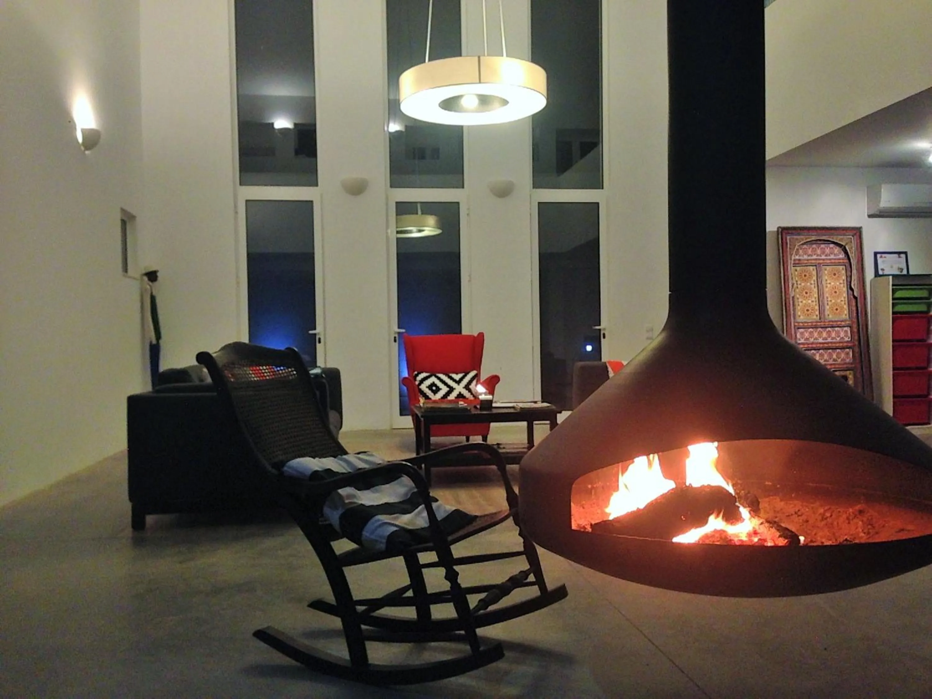Communal lounge/ TV room in Pe no Monte