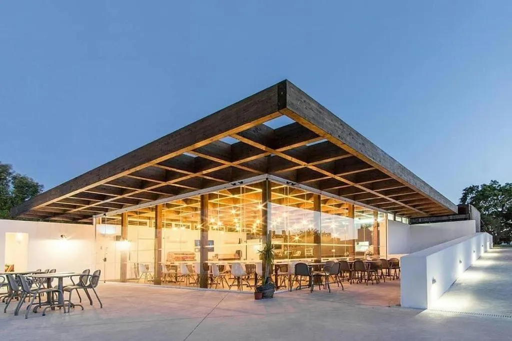 Restaurant/places to eat in Pe no Monte