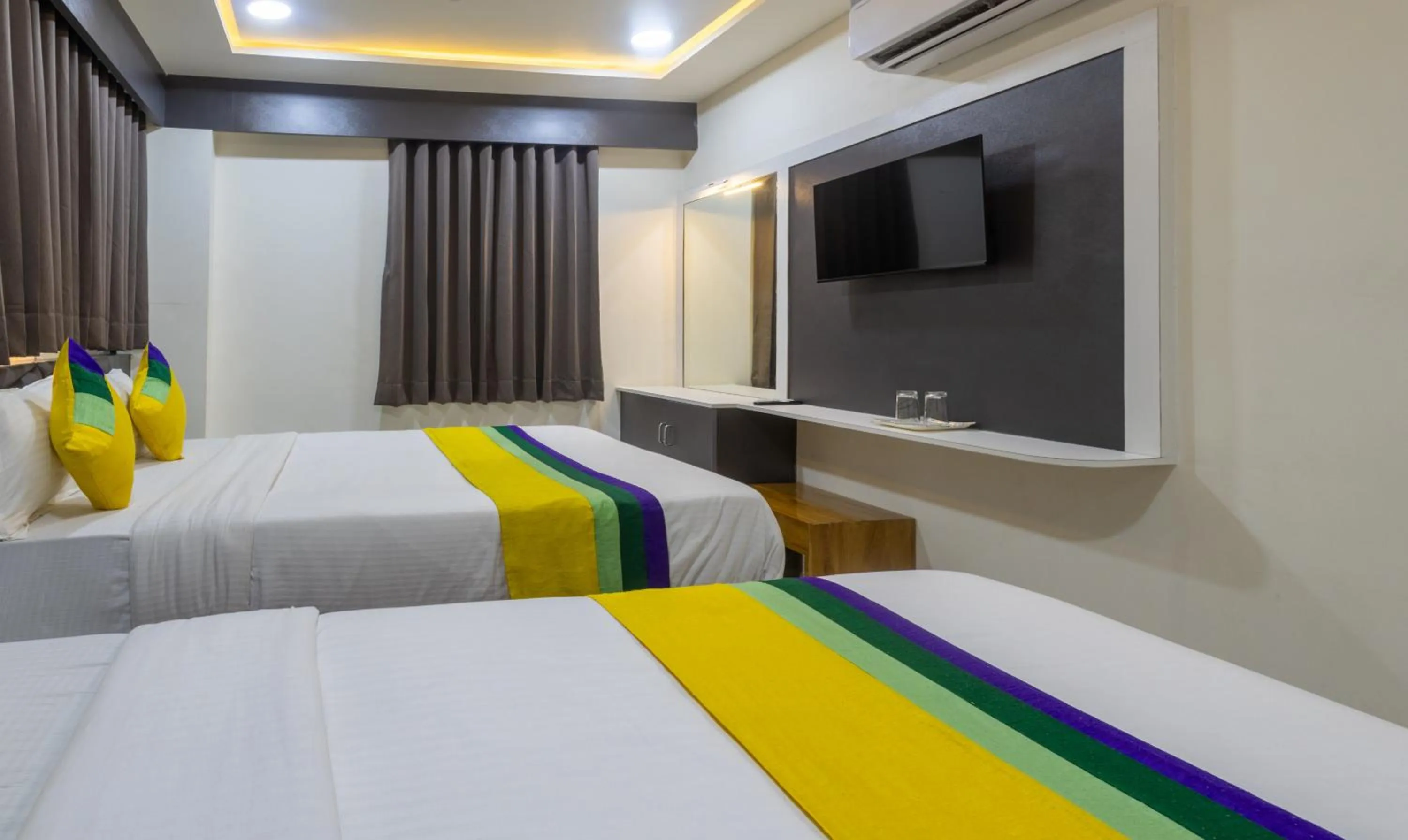 Bedroom, Bed in Itsy Hotels Signature, Nehru Nagar