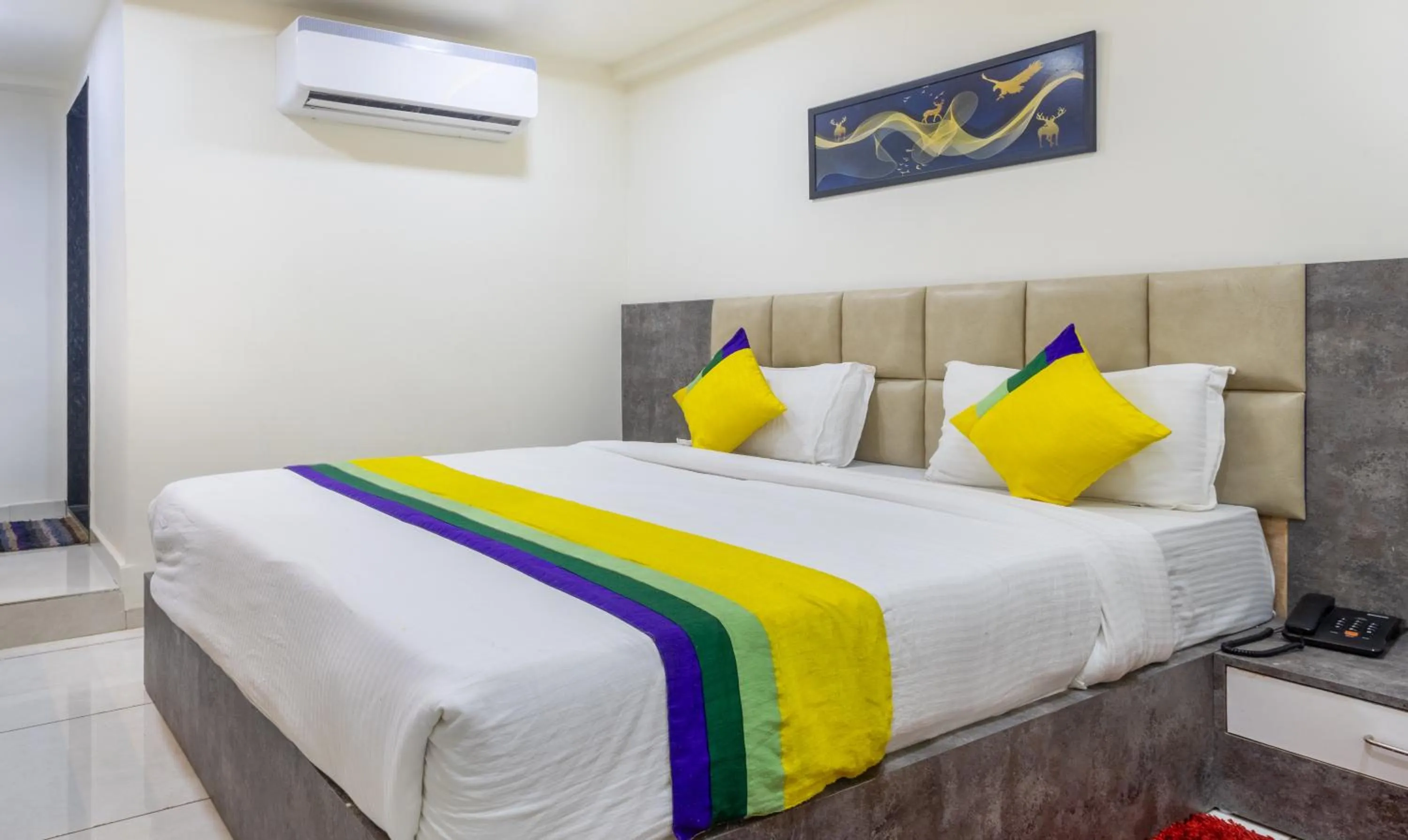 Bedroom, Bed in Itsy Hotels Signature, Nehru Nagar