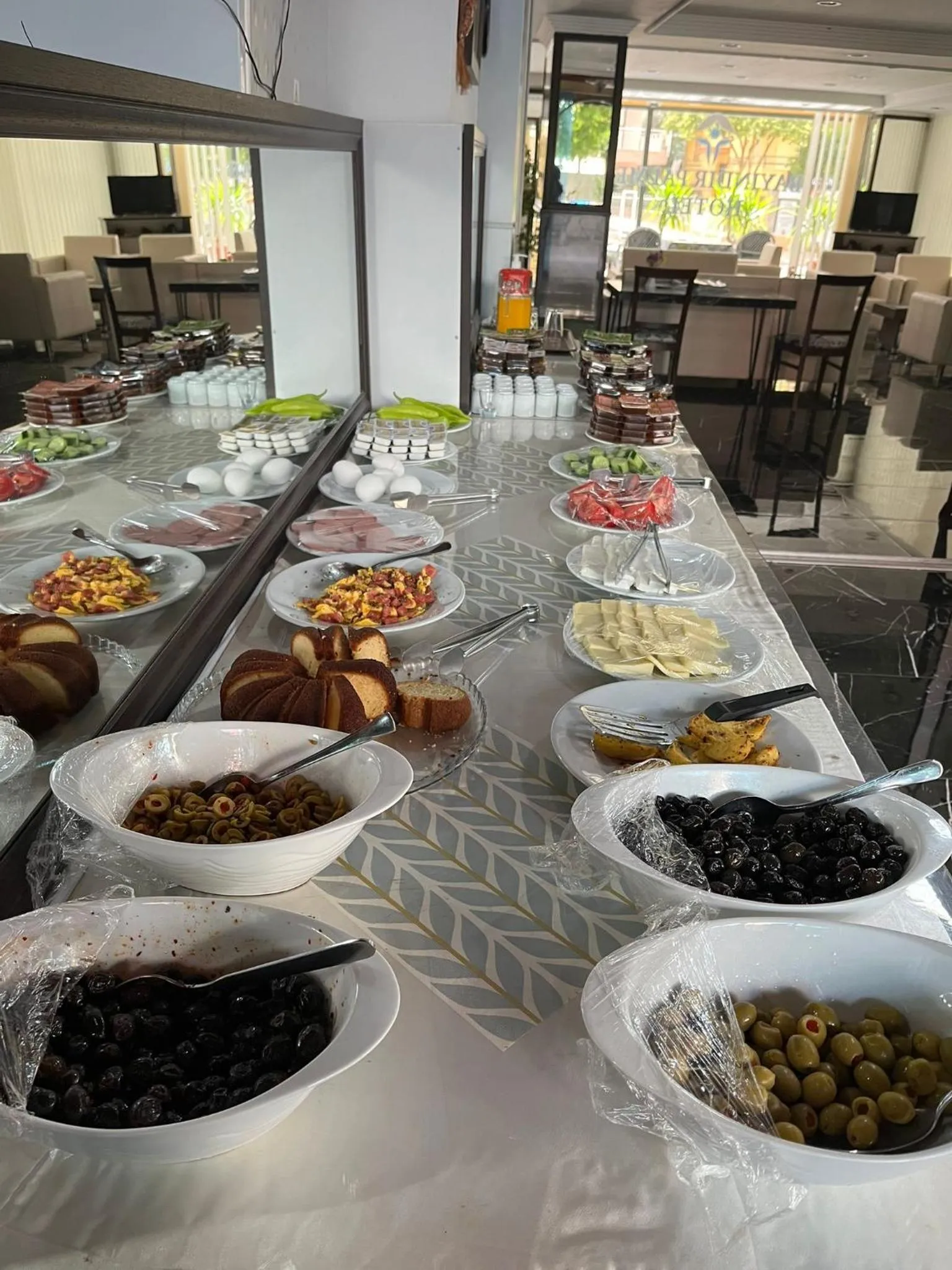 Buffet breakfast in Bayındır Palme Hotel