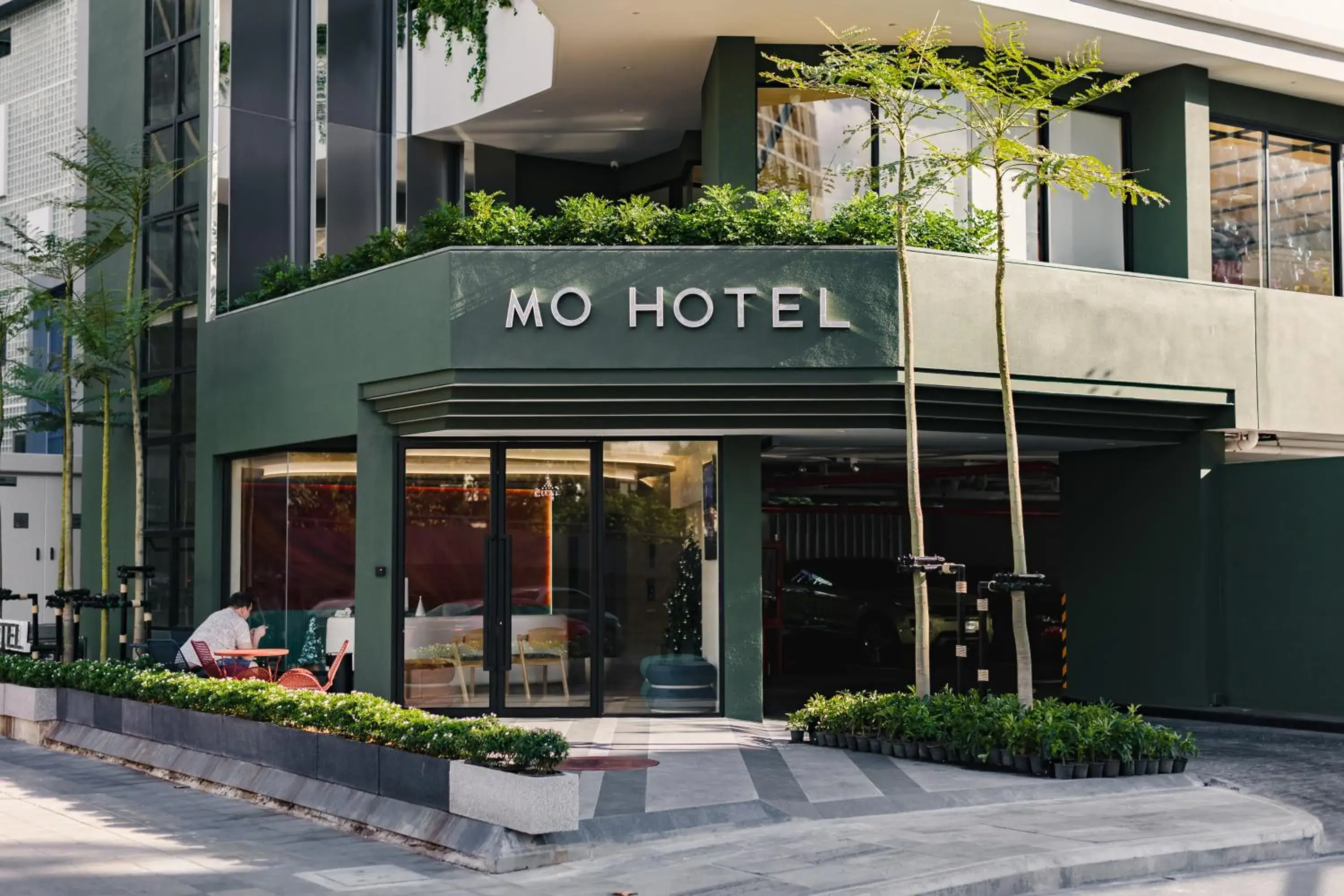 Facade/entrance in MO Hotel Bangkok Facade/entrance in MO Hotel Bangkok