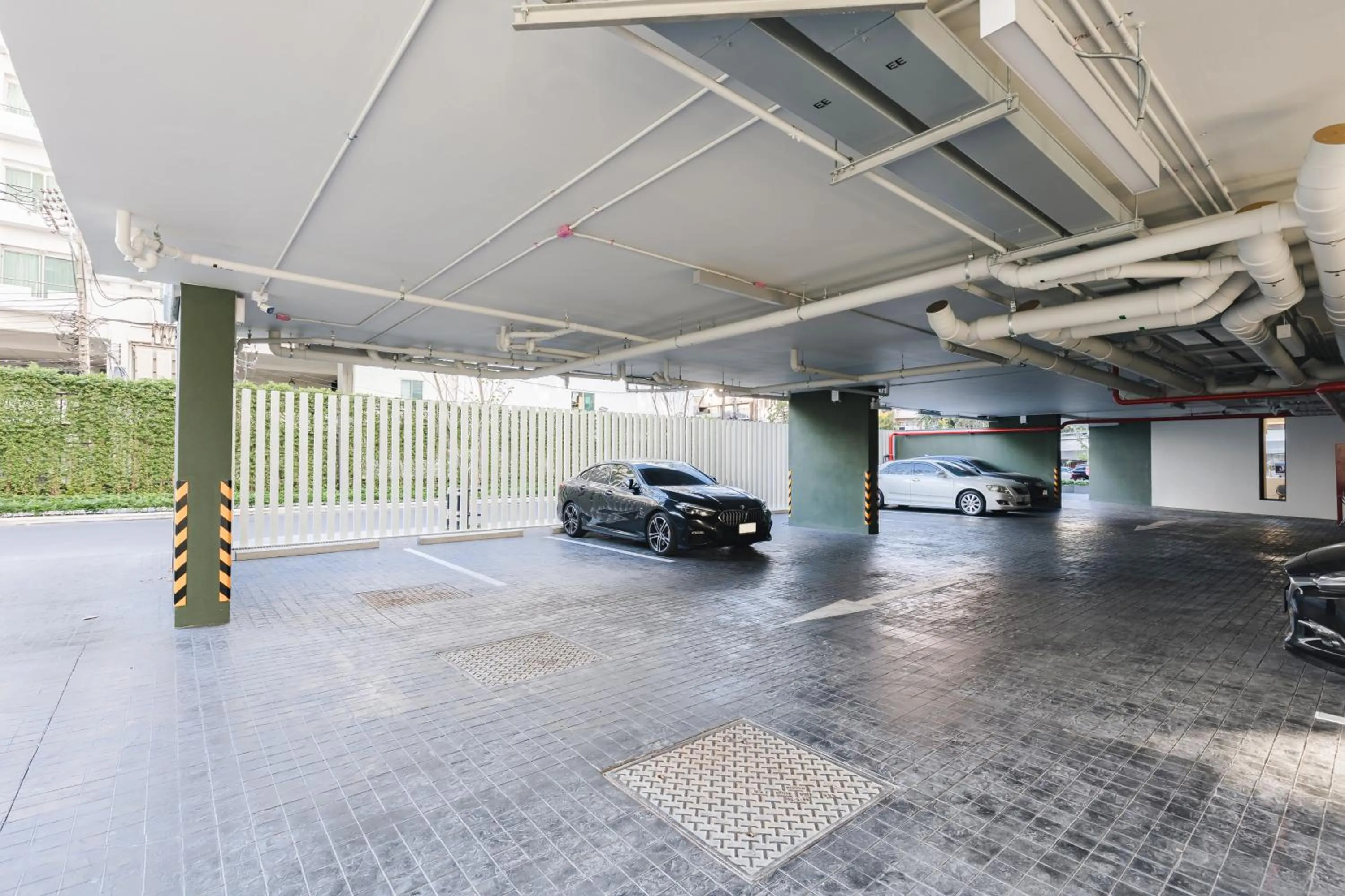 Parking in MO Hotel Bangkok