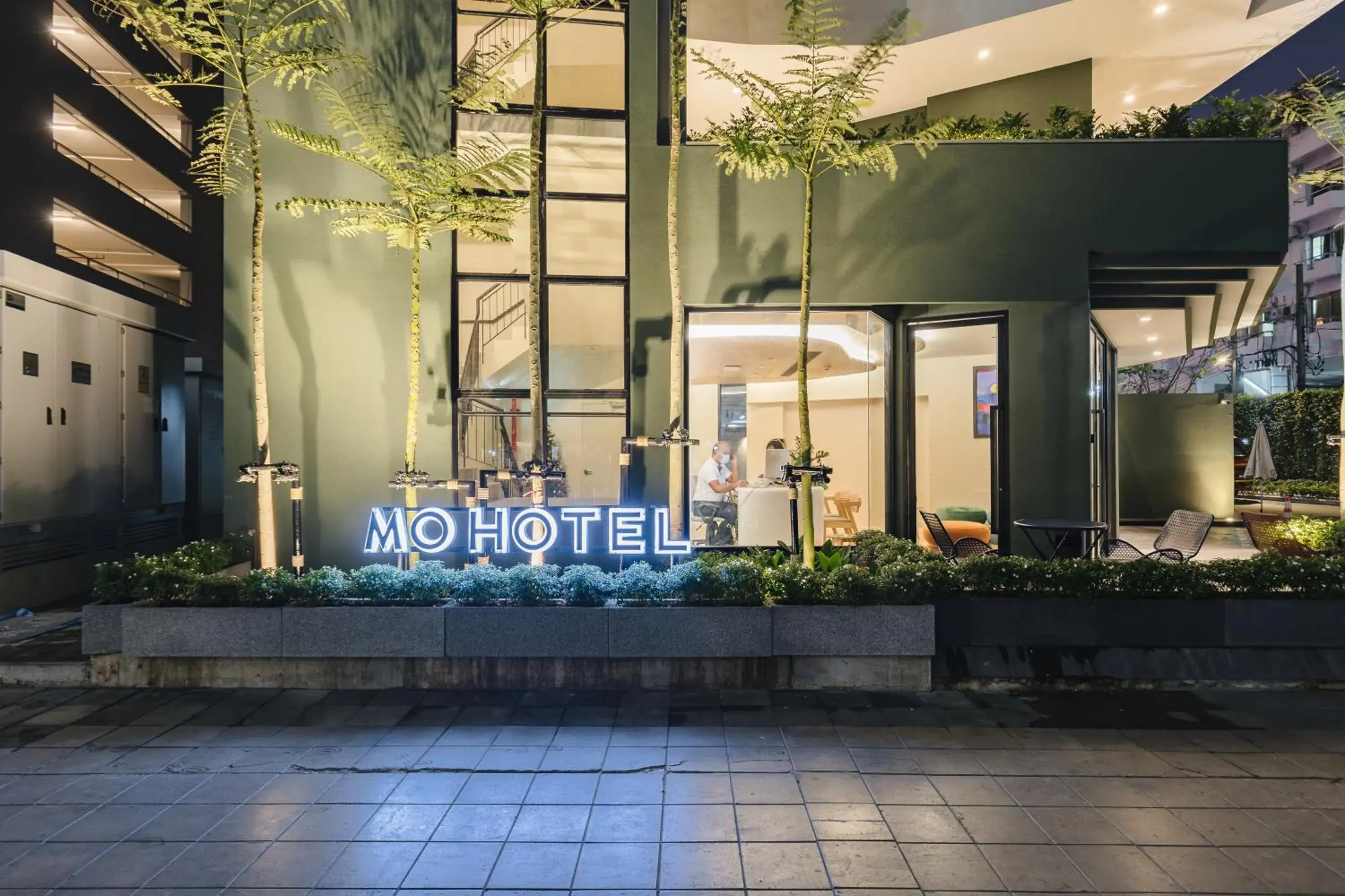 Property building in MO Hotel Bangkok Property building in MO Hotel Bangkok