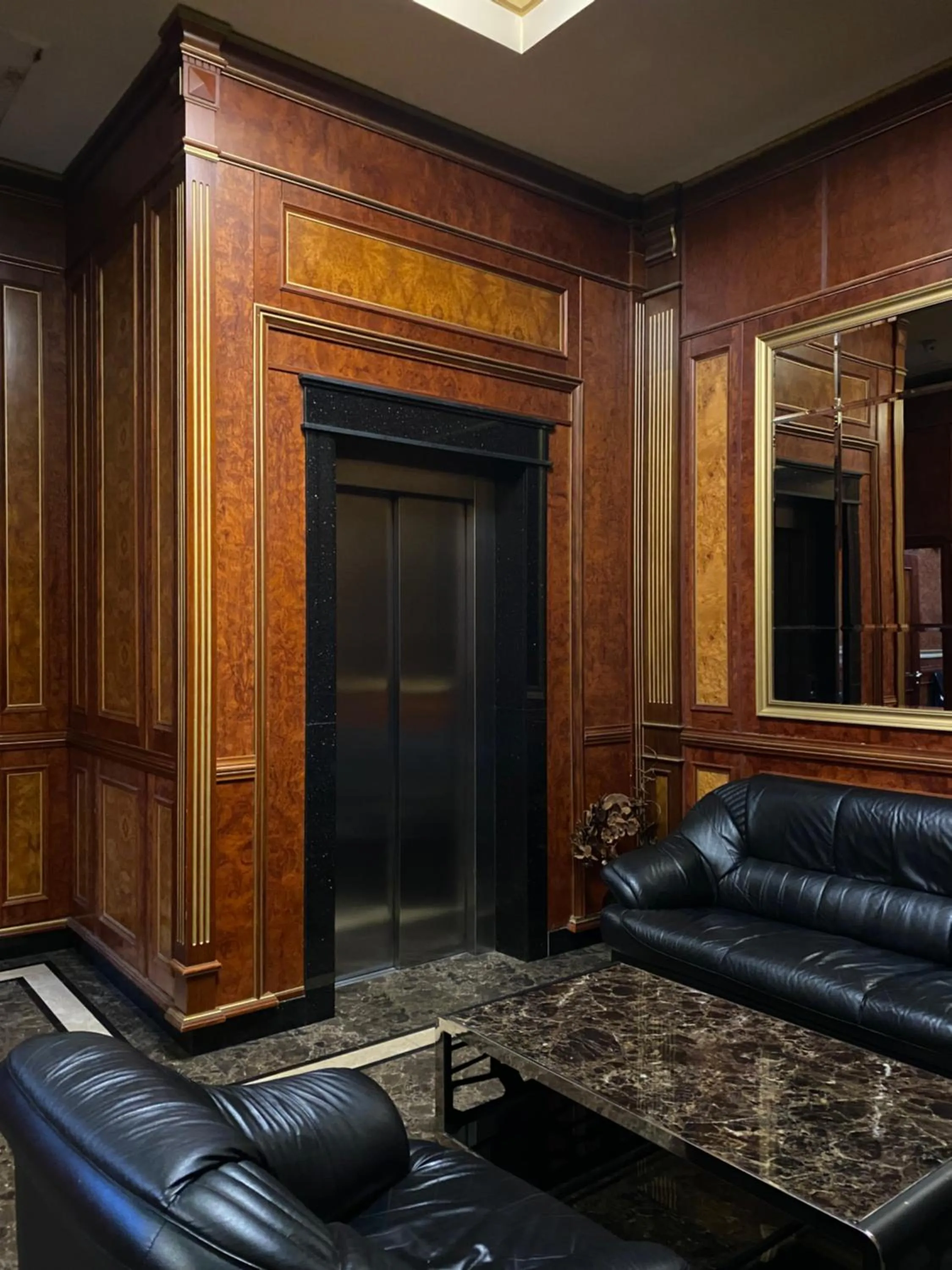 elevator in Diamond Hotel Yerevan