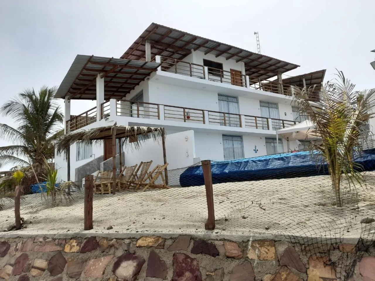 Property building in Las Fragatas Casa Hotel