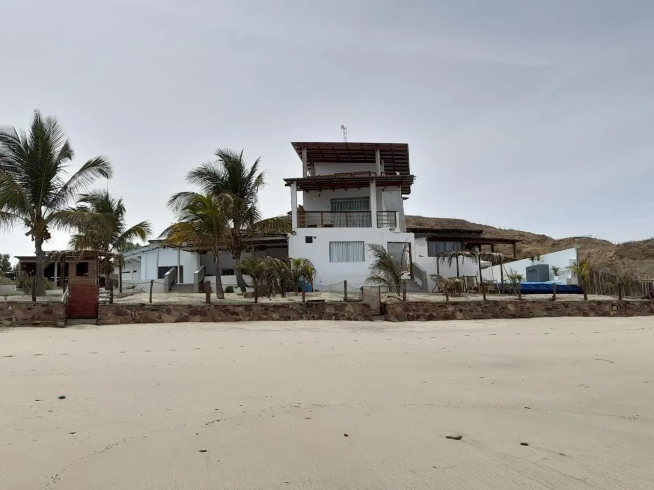 Property building in Las Fragatas Casa Hotel