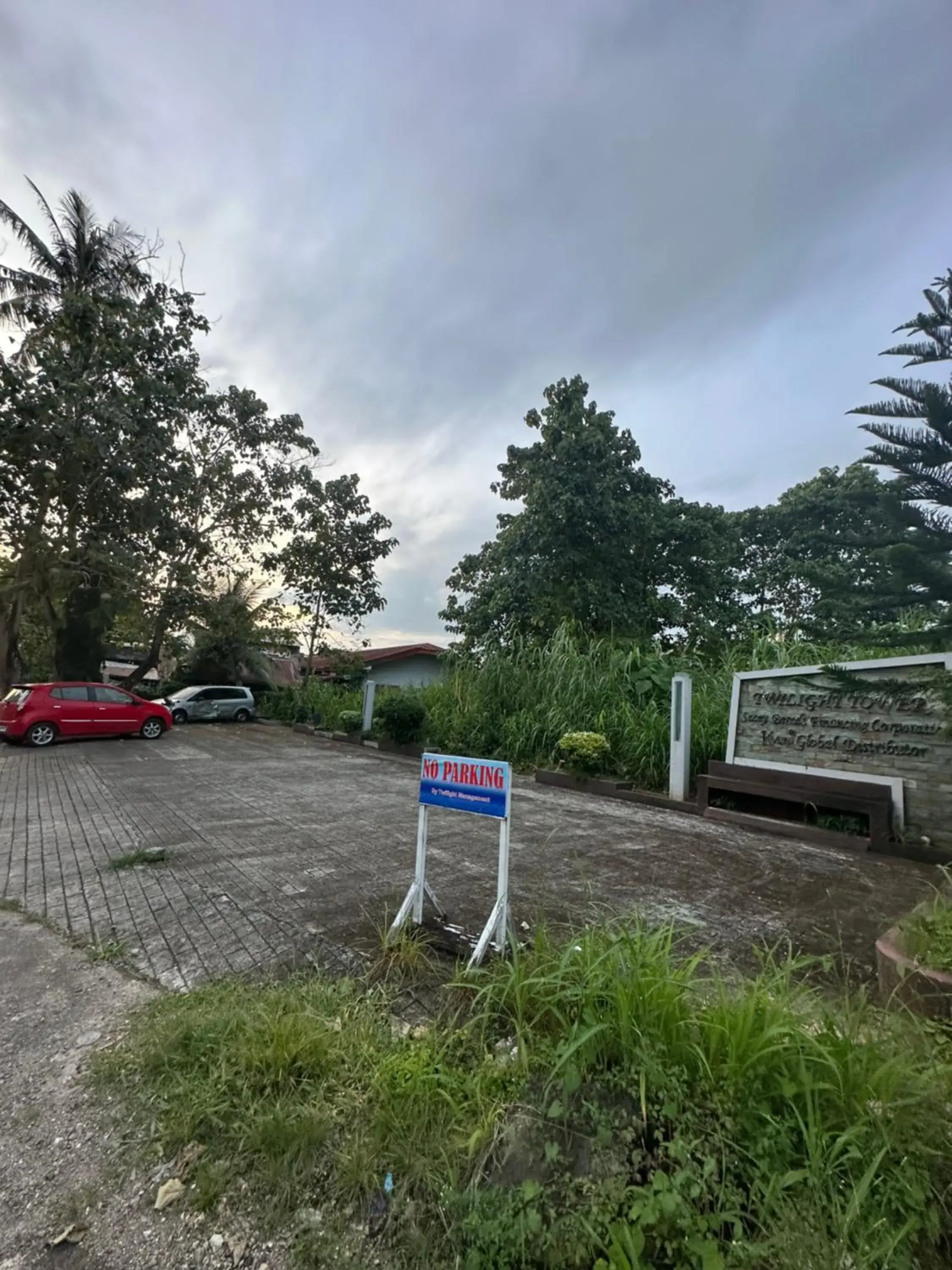 Parking in Twilight Tower Parking in Twilight Tower