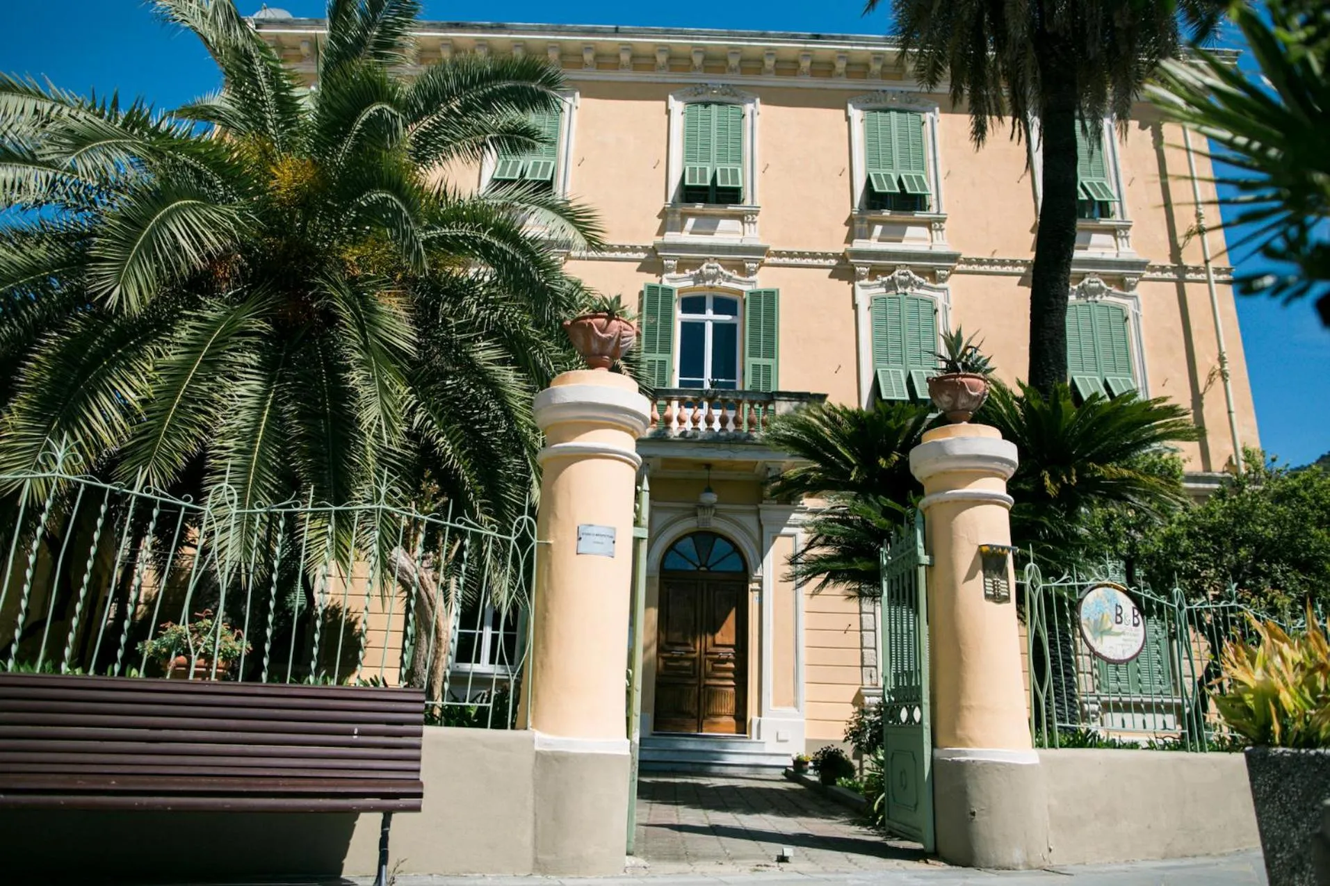 Property building in B&B Agapantus in una Villa dell'800