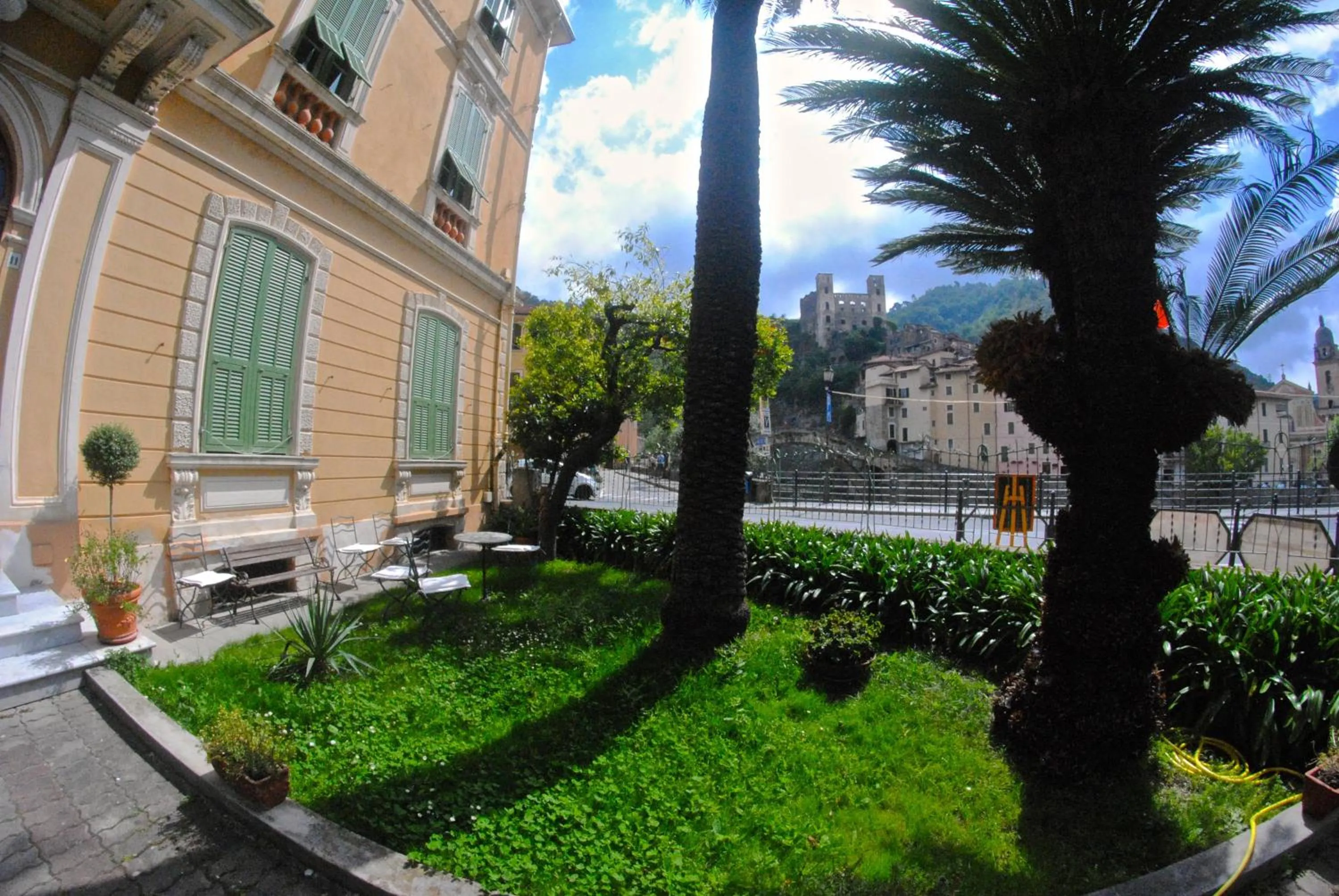 Property building in B&B Agapantus in una Villa dell'800