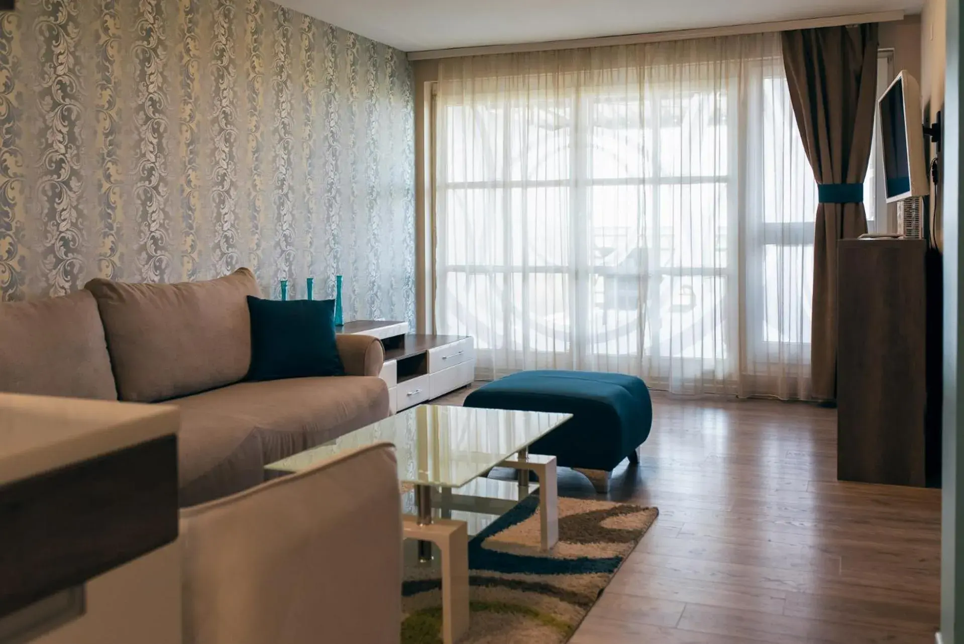 Suite with Hot Tub in Hotel Euforia Lounge Suite with Hot Tub in Hotel Euforia Lounge