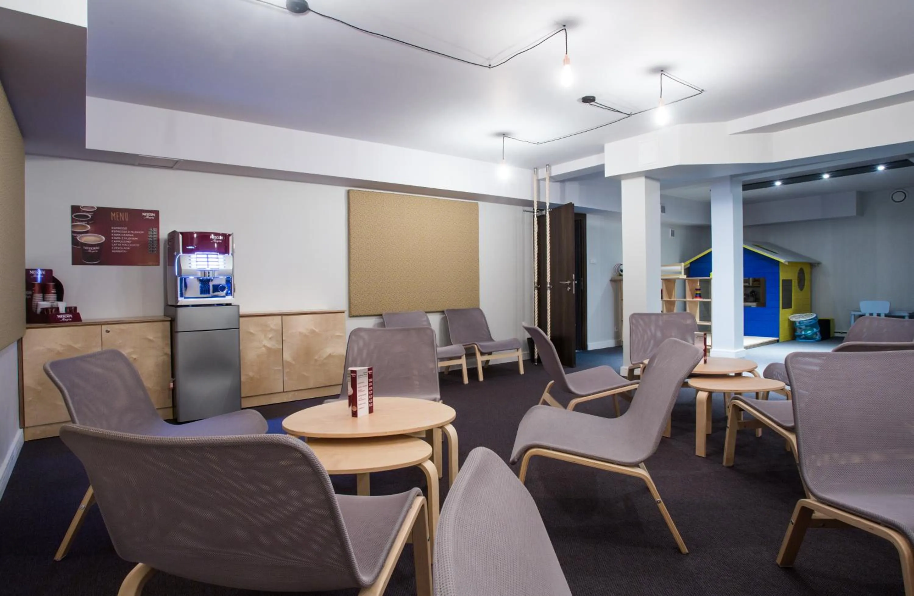 Communal lounge/ TV room in Apartamenty Paliki