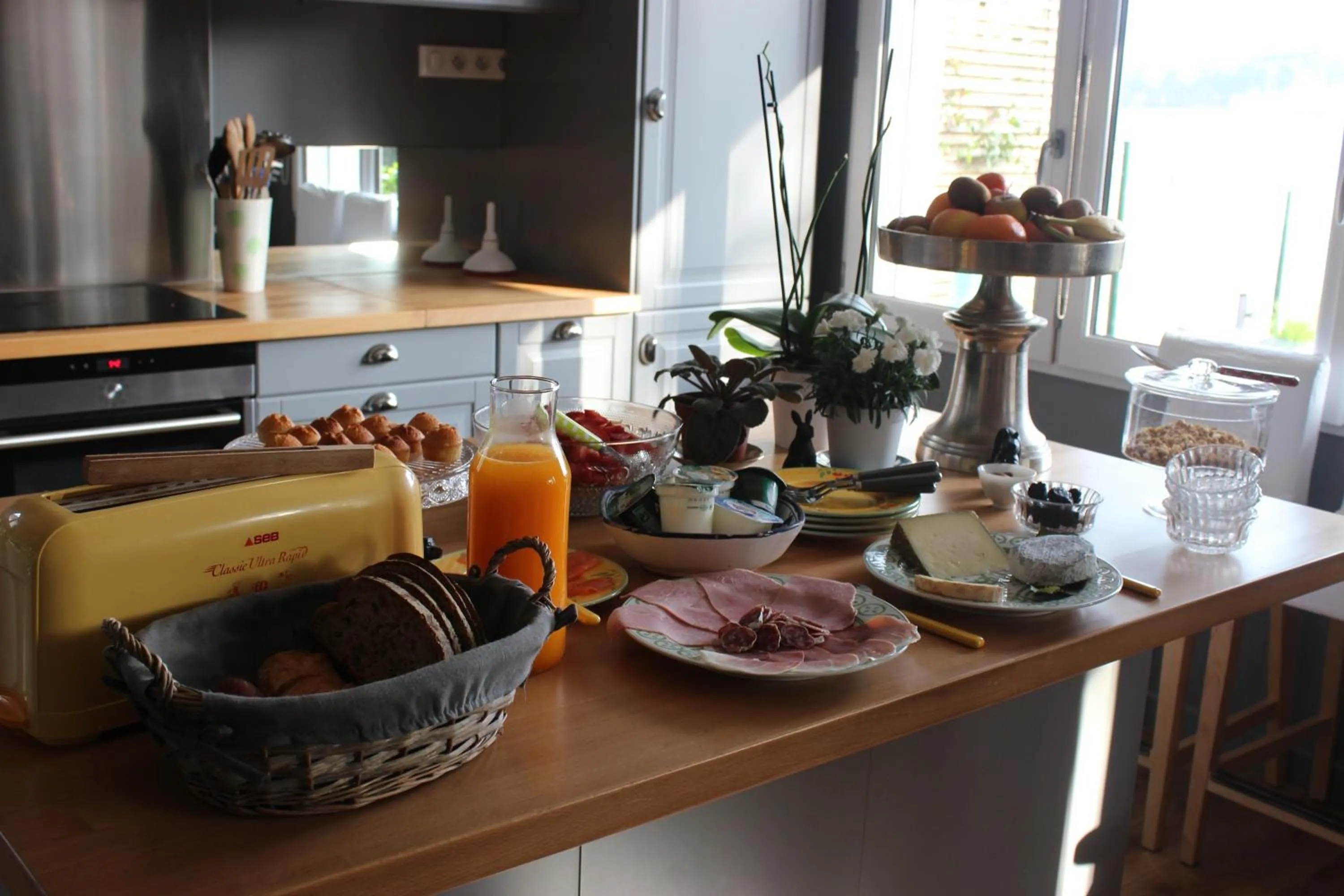 Buffet breakfast in Les Eaux qui Rient