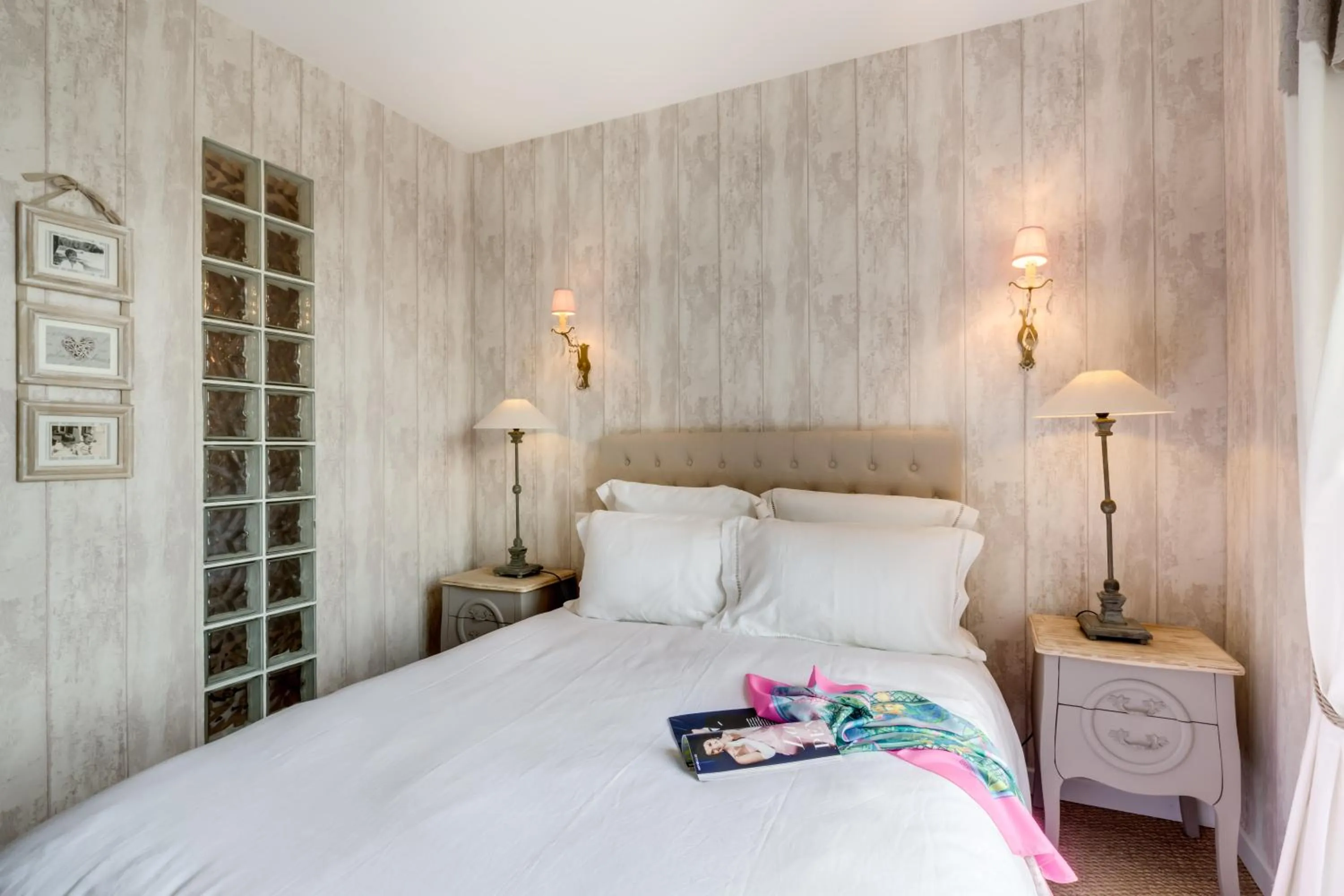Bed in Les Eaux qui Rient
