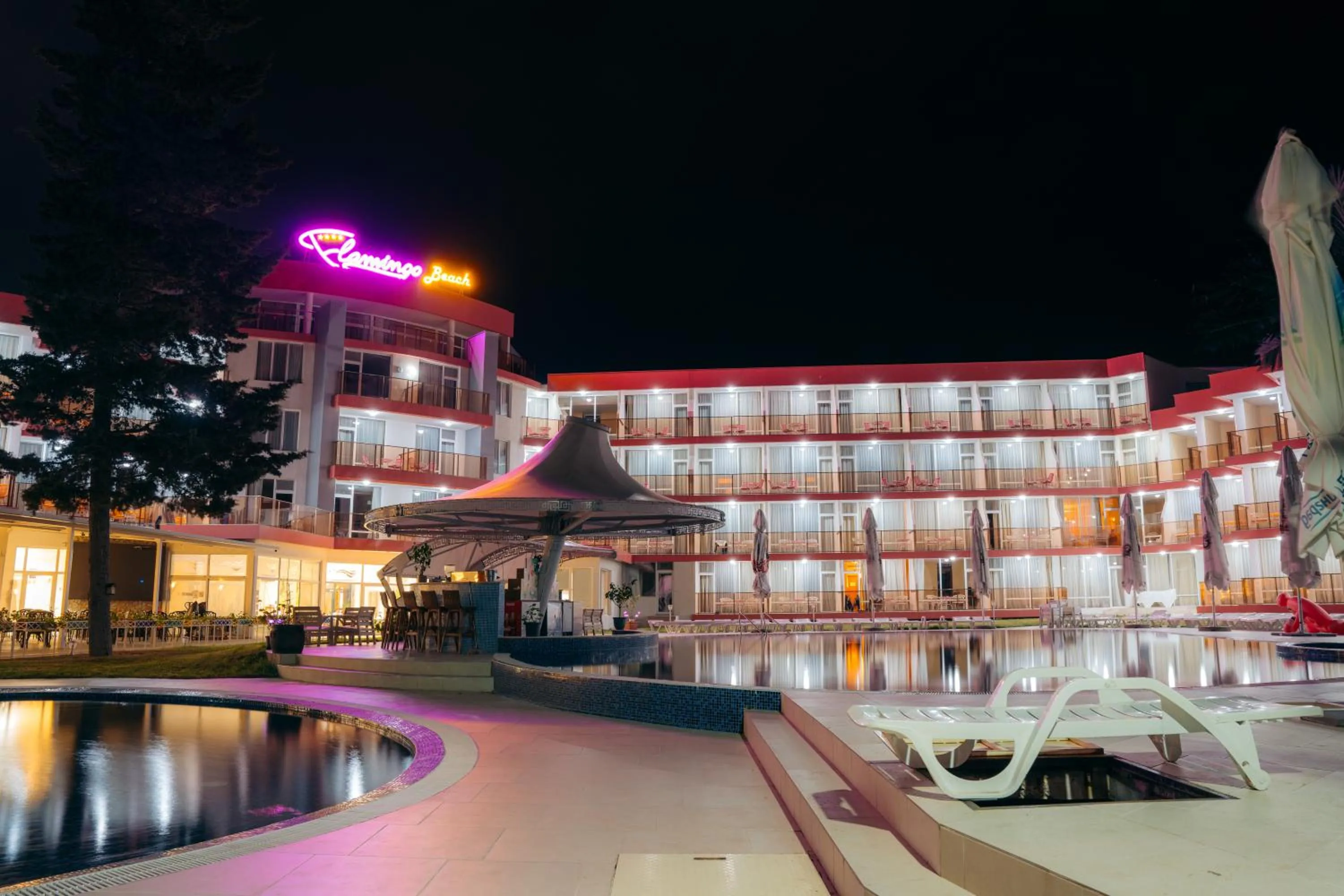 Property building in Flamingo Beach Hotel