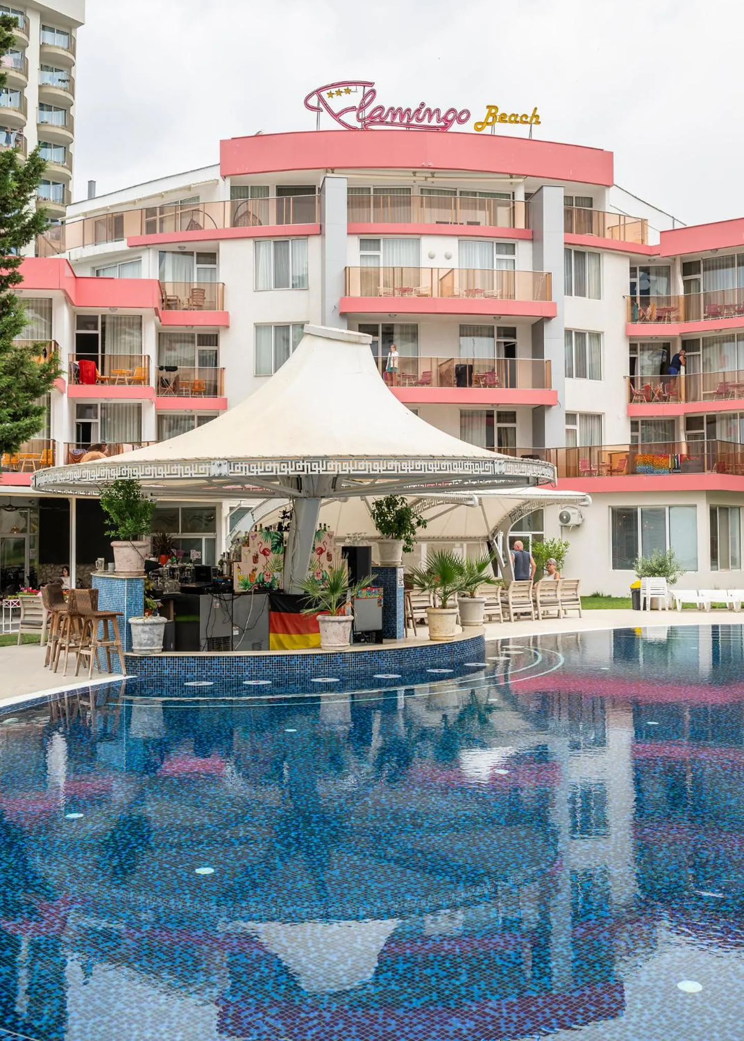 Swimming pool in Flamingo Beach Hotel
