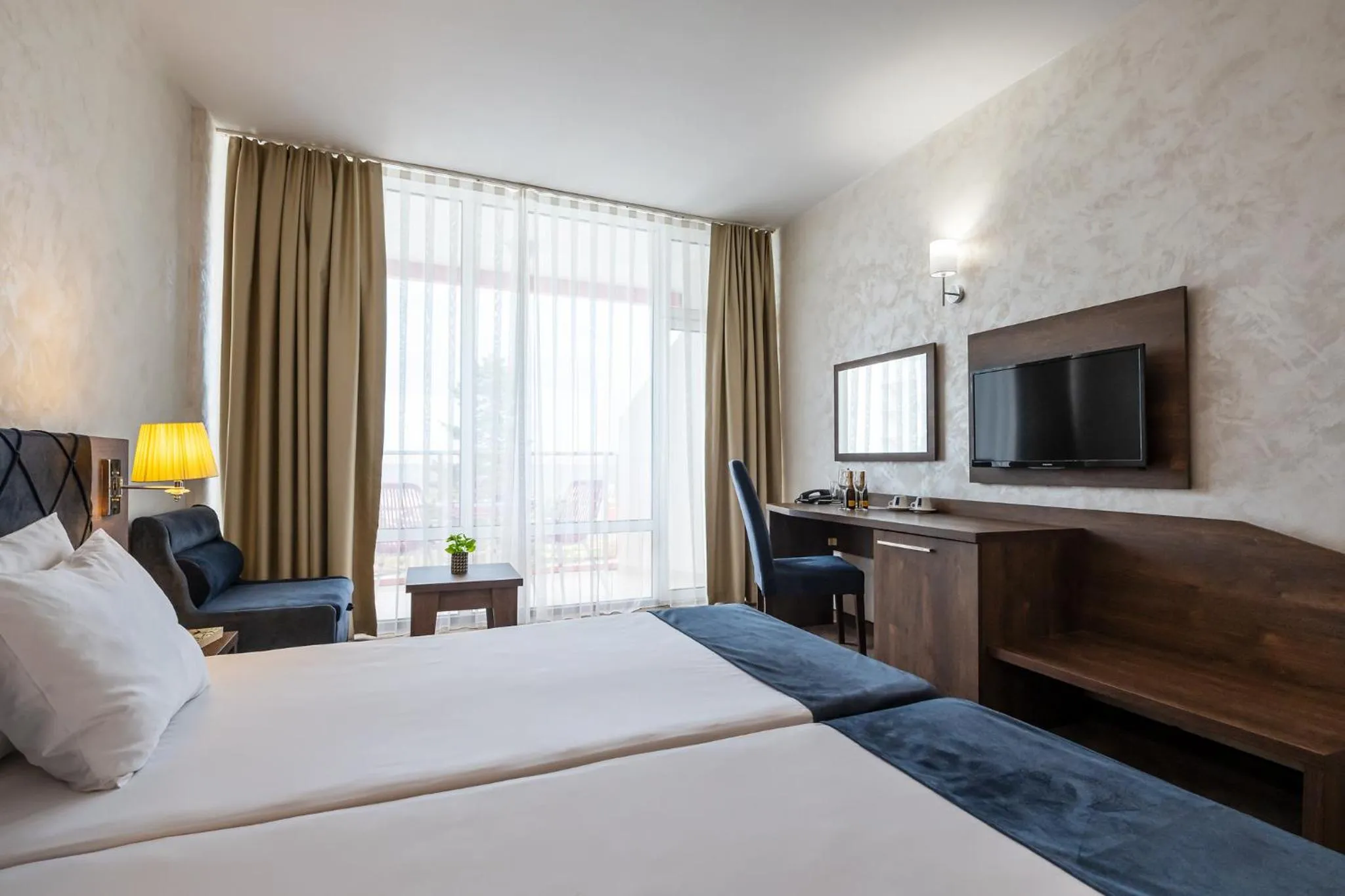 Photo of the whole room, Bed in Flamingo Beach Hotel