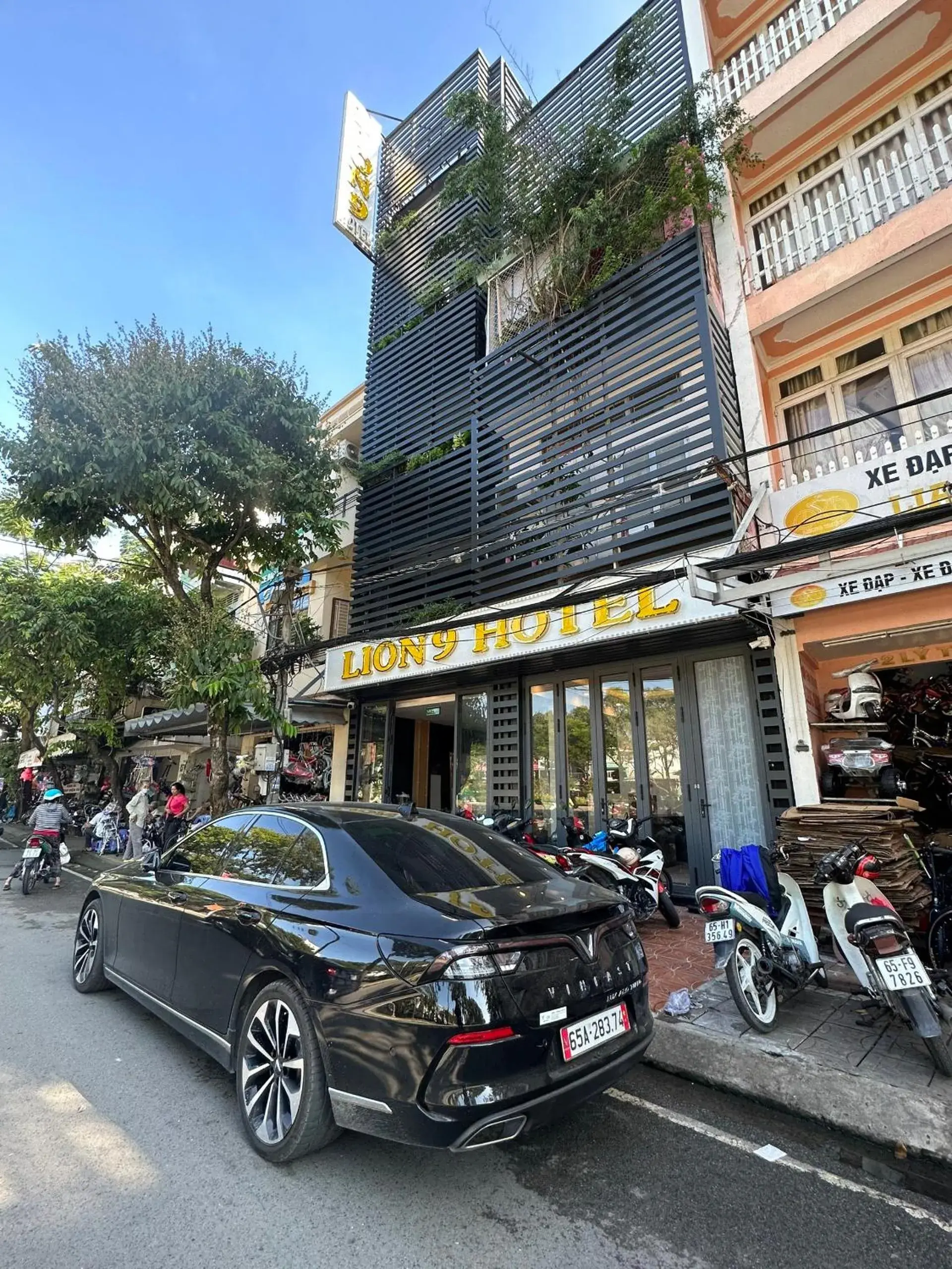 Property building in LION 9 HOTEL Property building in LION 9 HOTEL