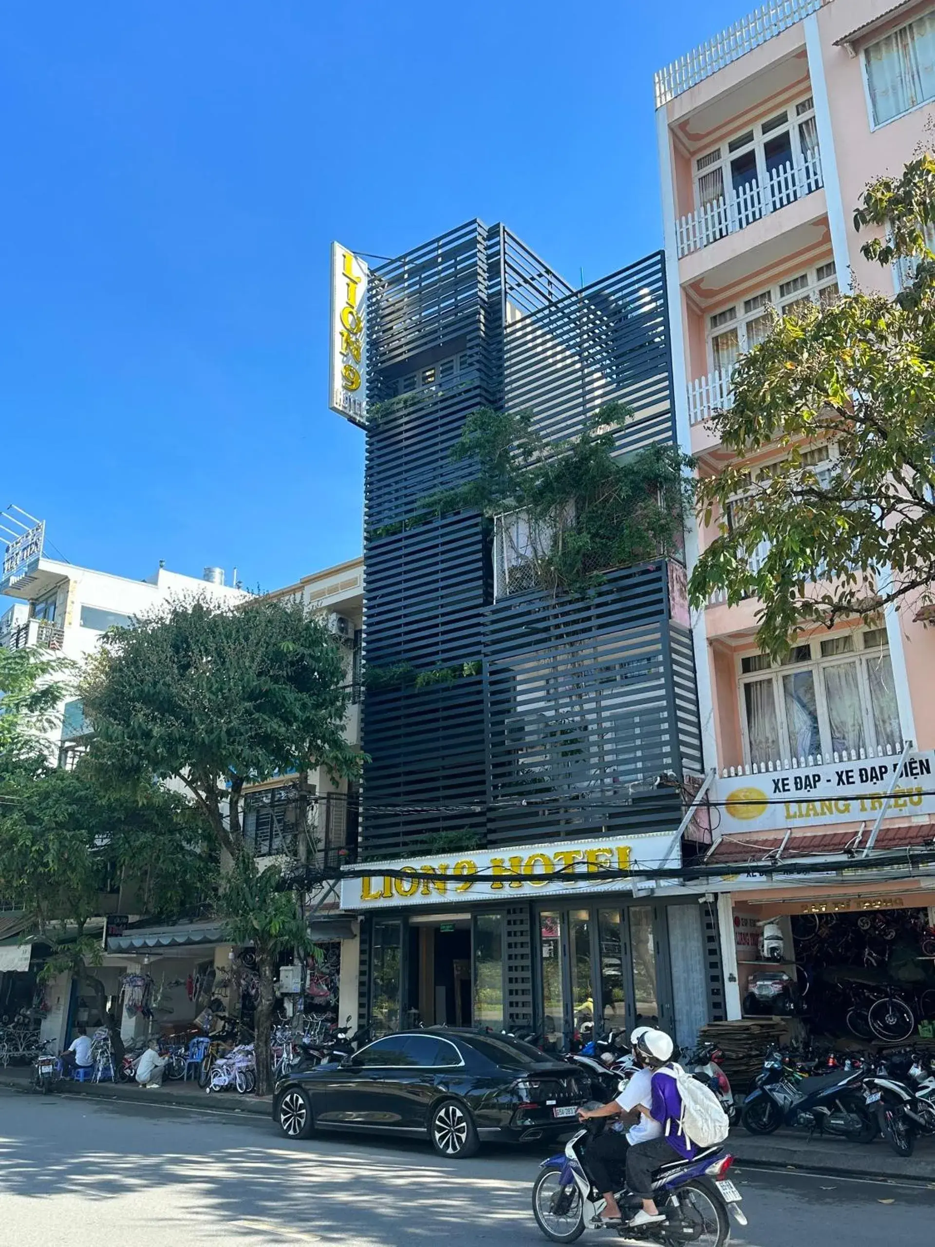 Property building in LION 9 HOTEL Property building in LION 9 HOTEL