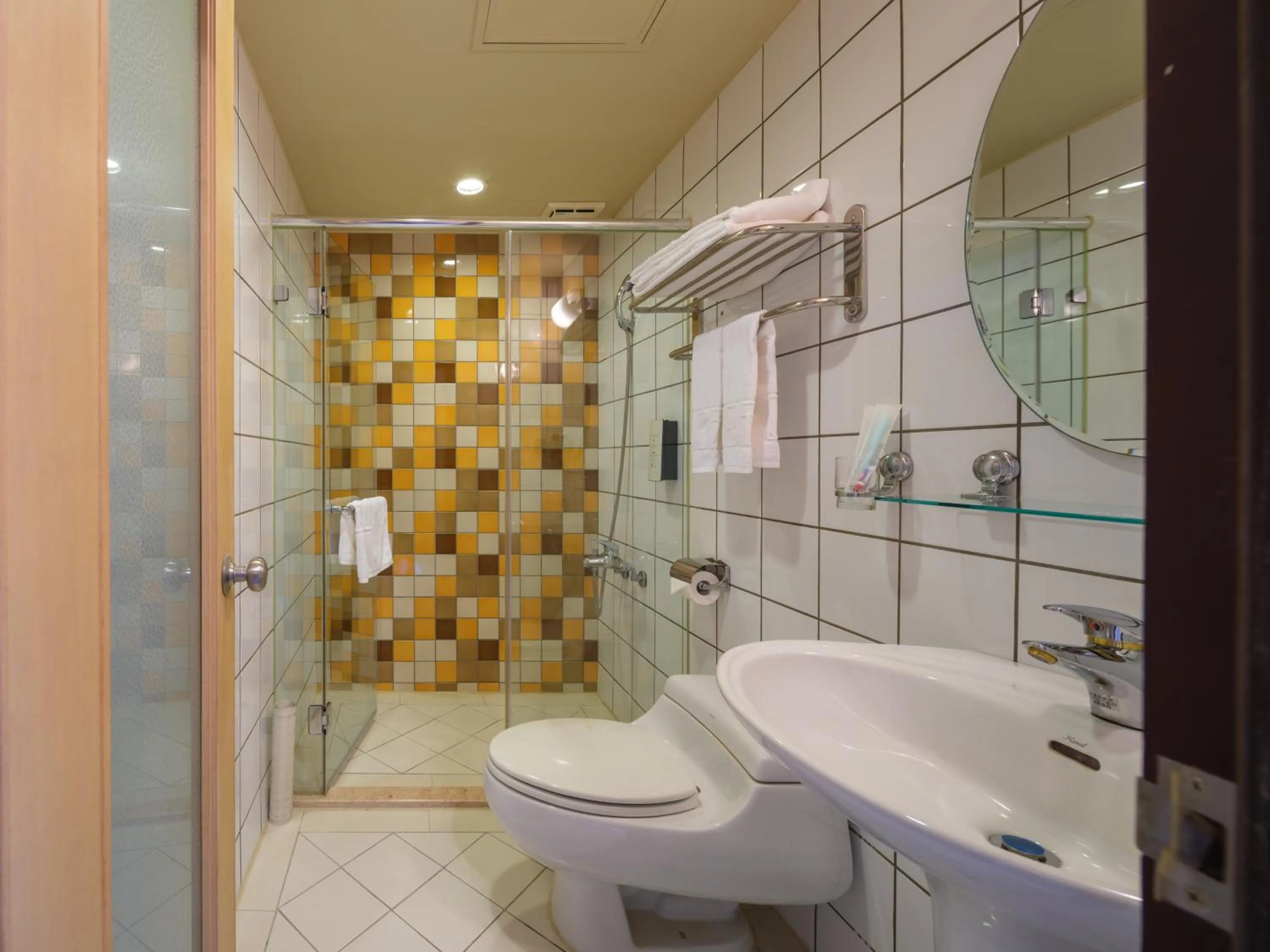Shower in Rich & Free Hotel - Fuzhong 富逸旅趣-板橋府中館