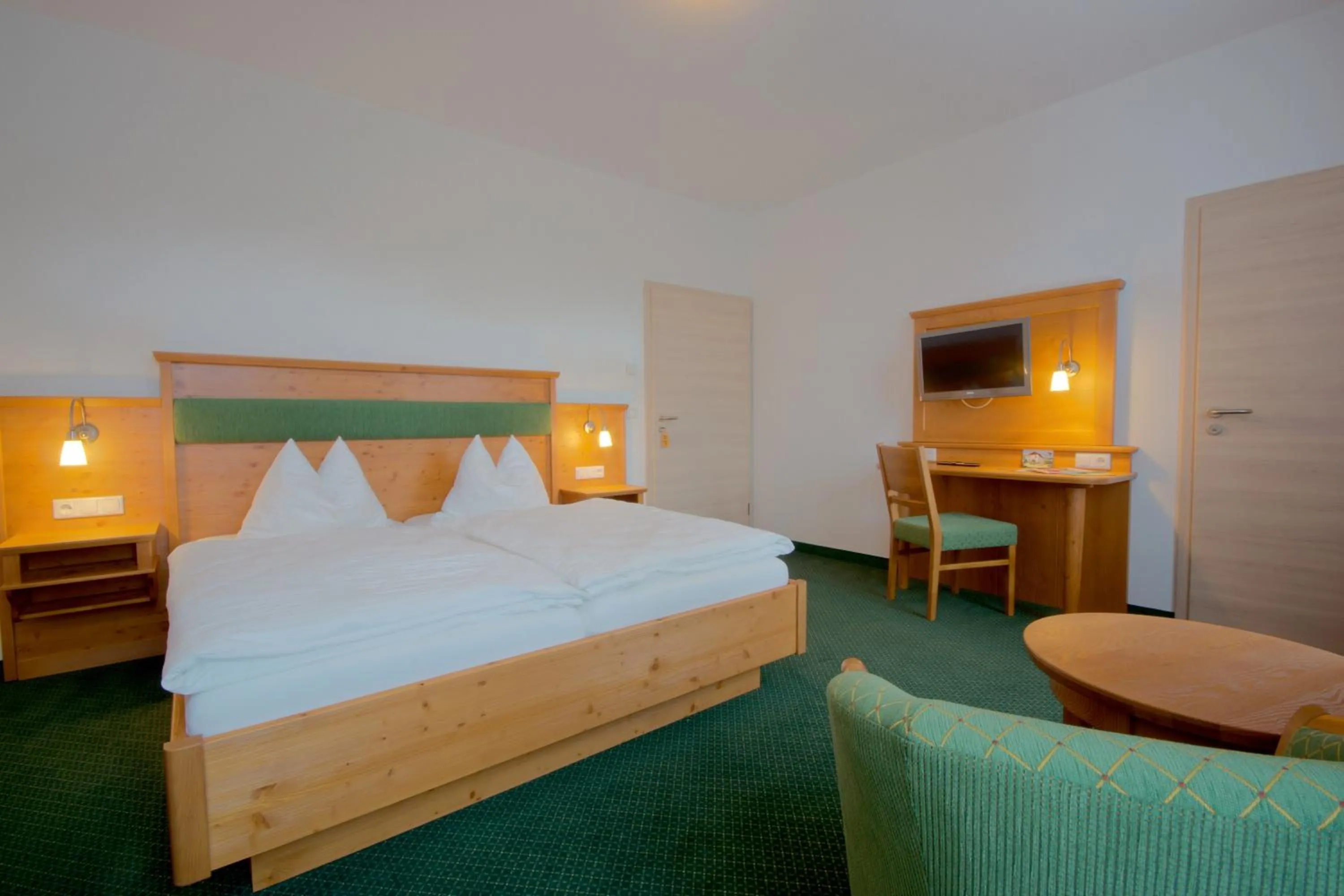 Photo of the whole room, Bed in Pension Am Finkenberg