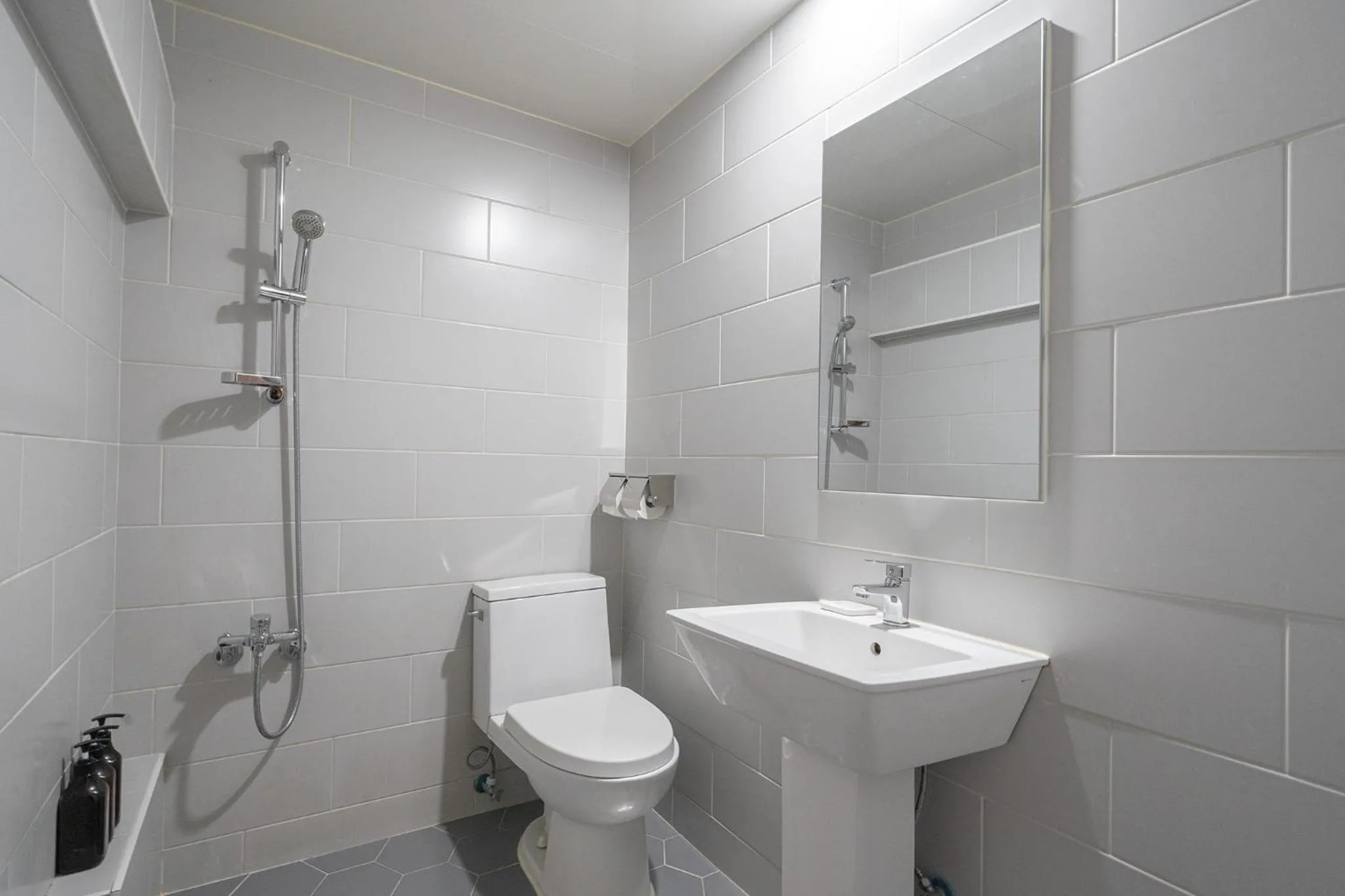 Shower in Uiwang Nine Hotel