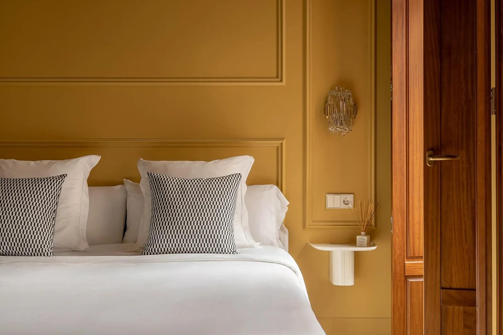 Photo of the whole room, Bed in La Novieta Boutique Hotel - Adults Only