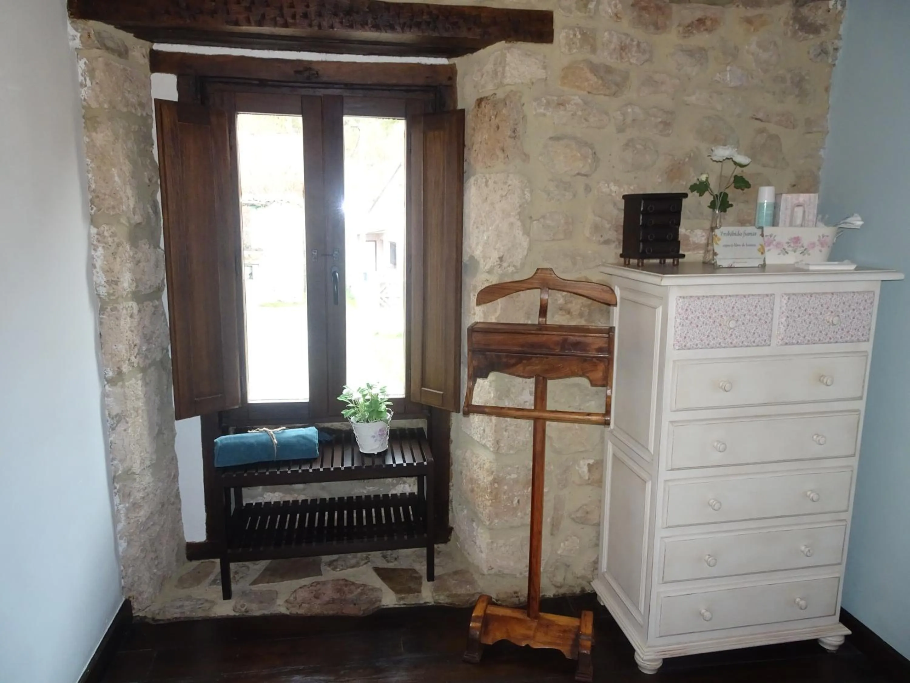 Bedroom in LA CASONA DE ESCALADA