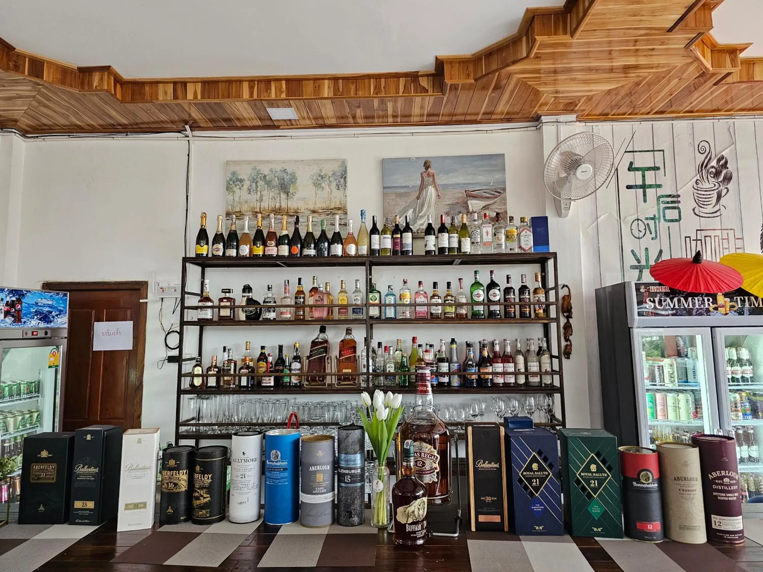 Restaurant/places to eat in Tulip Hotel Restaurant/places to eat in Tulip Hotel