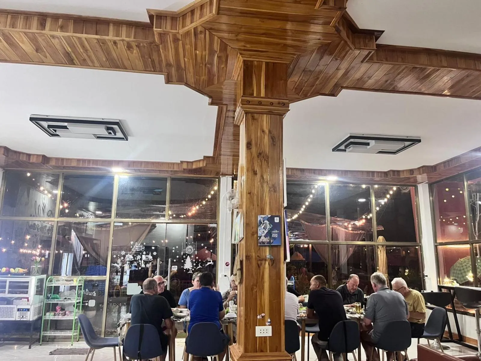 Restaurant/places to eat in Tulip Hotel