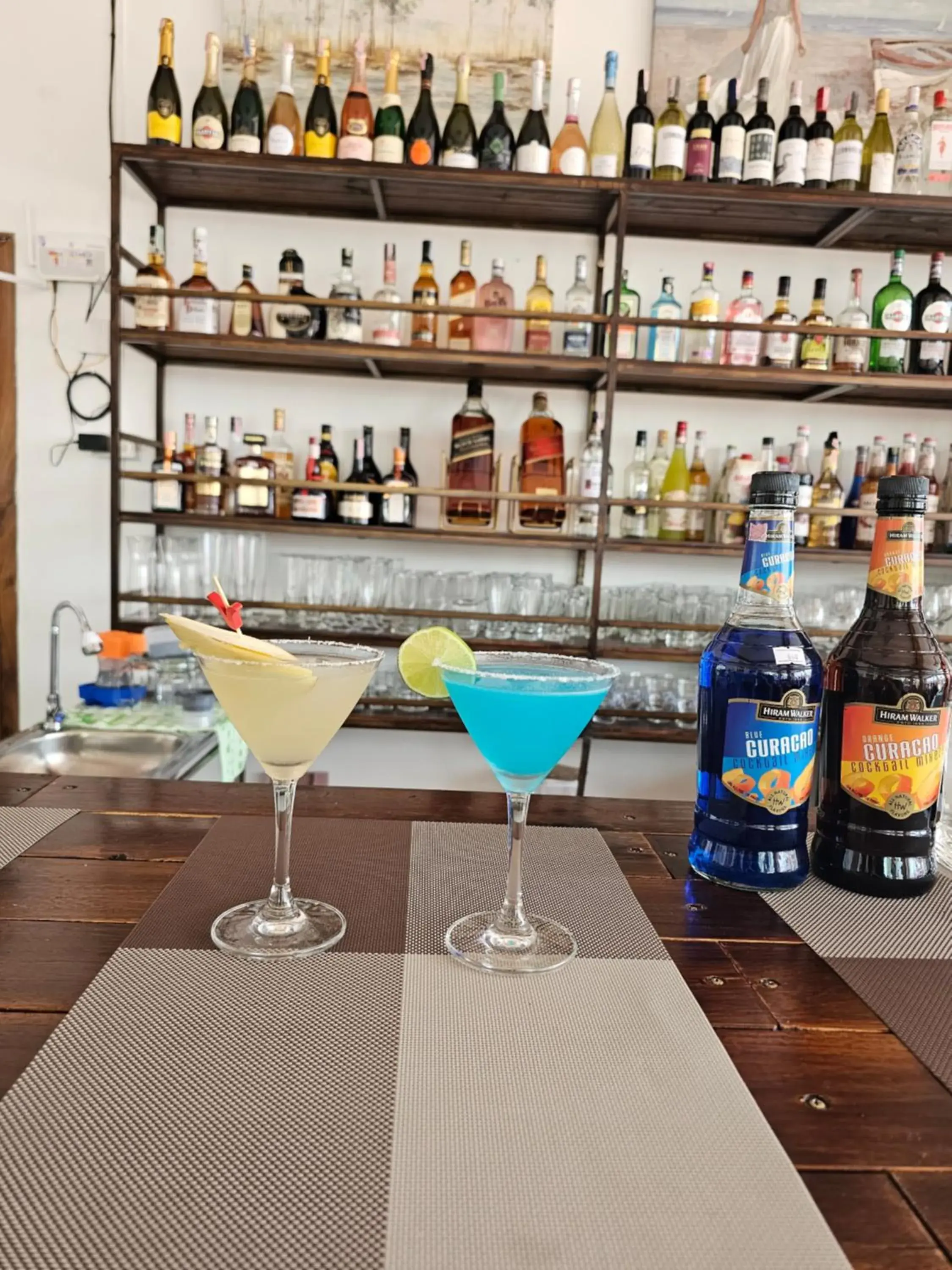 Restaurant/places to eat in Tulip Hotel Restaurant/places to eat in Tulip Hotel