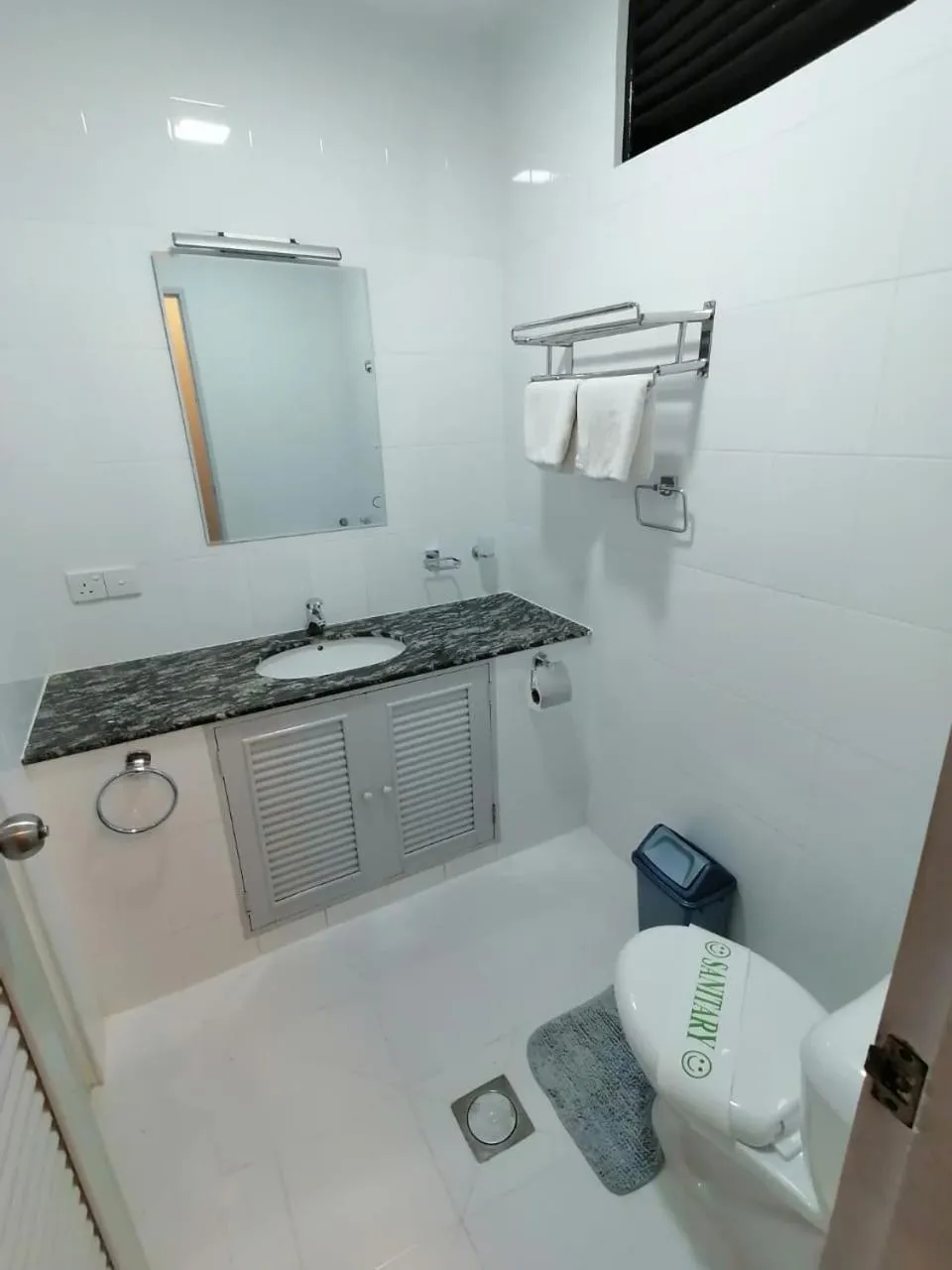 Shower in DALAWELLA BEACH RESORT