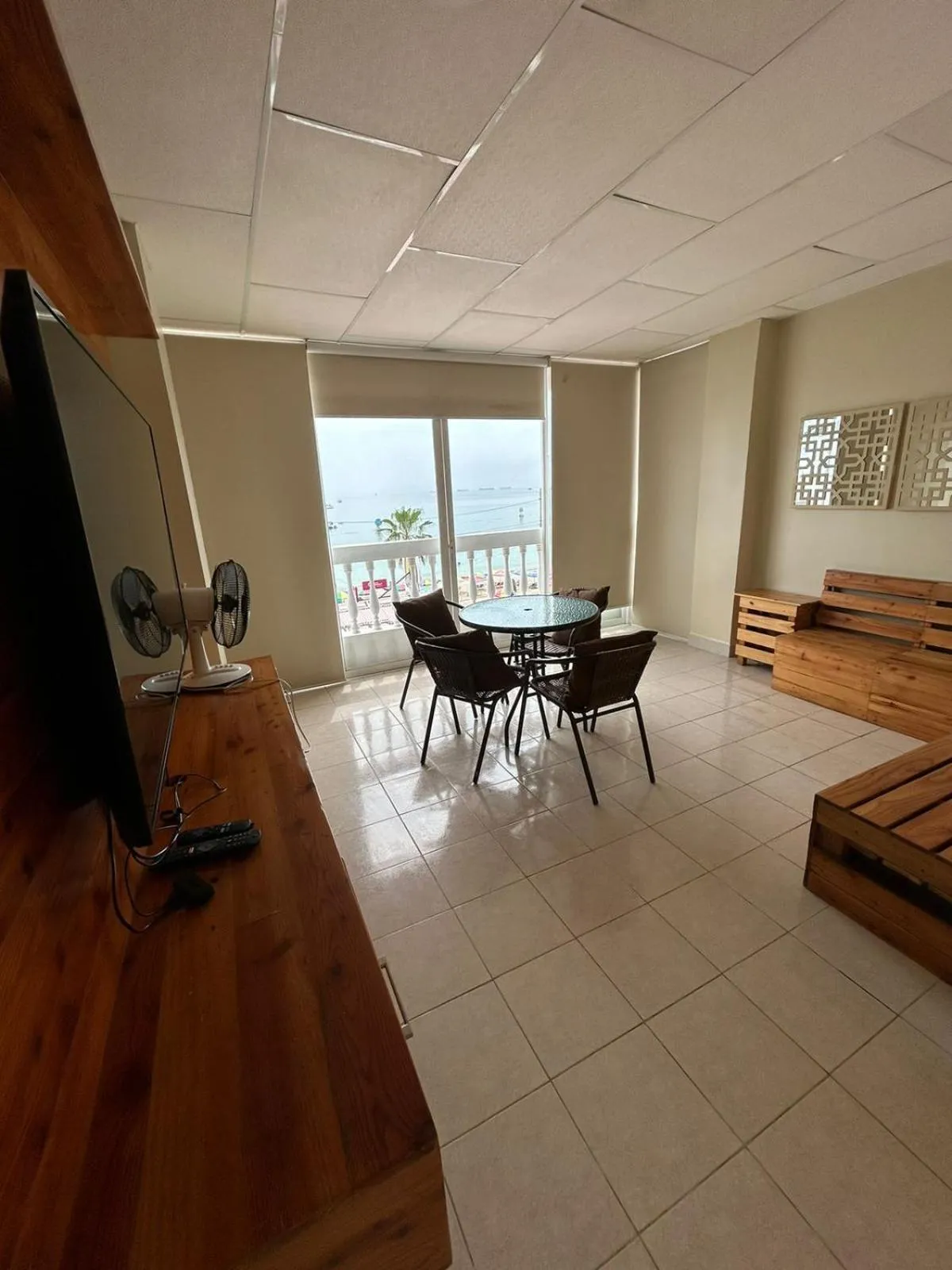 Living room in Chescos Hotel